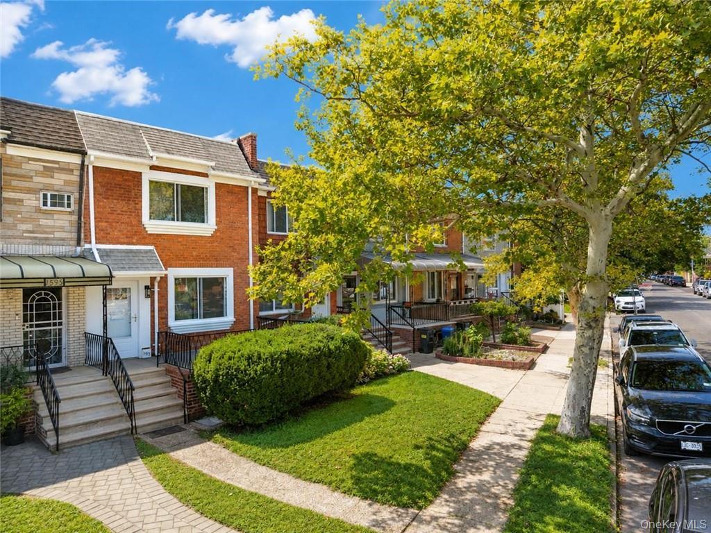 1593 Independence Avenue – For Sale