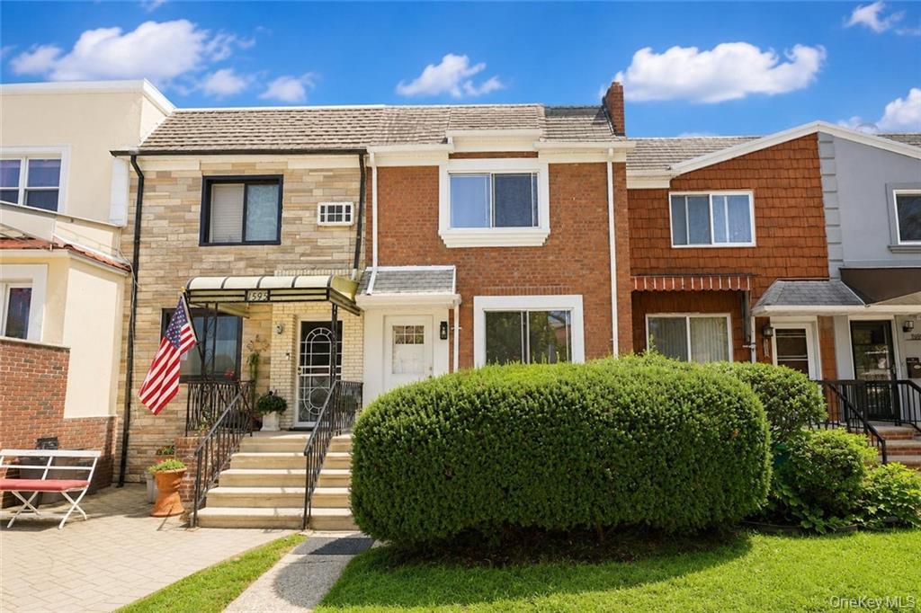1593 Independence Avenue – For Sale photo 3