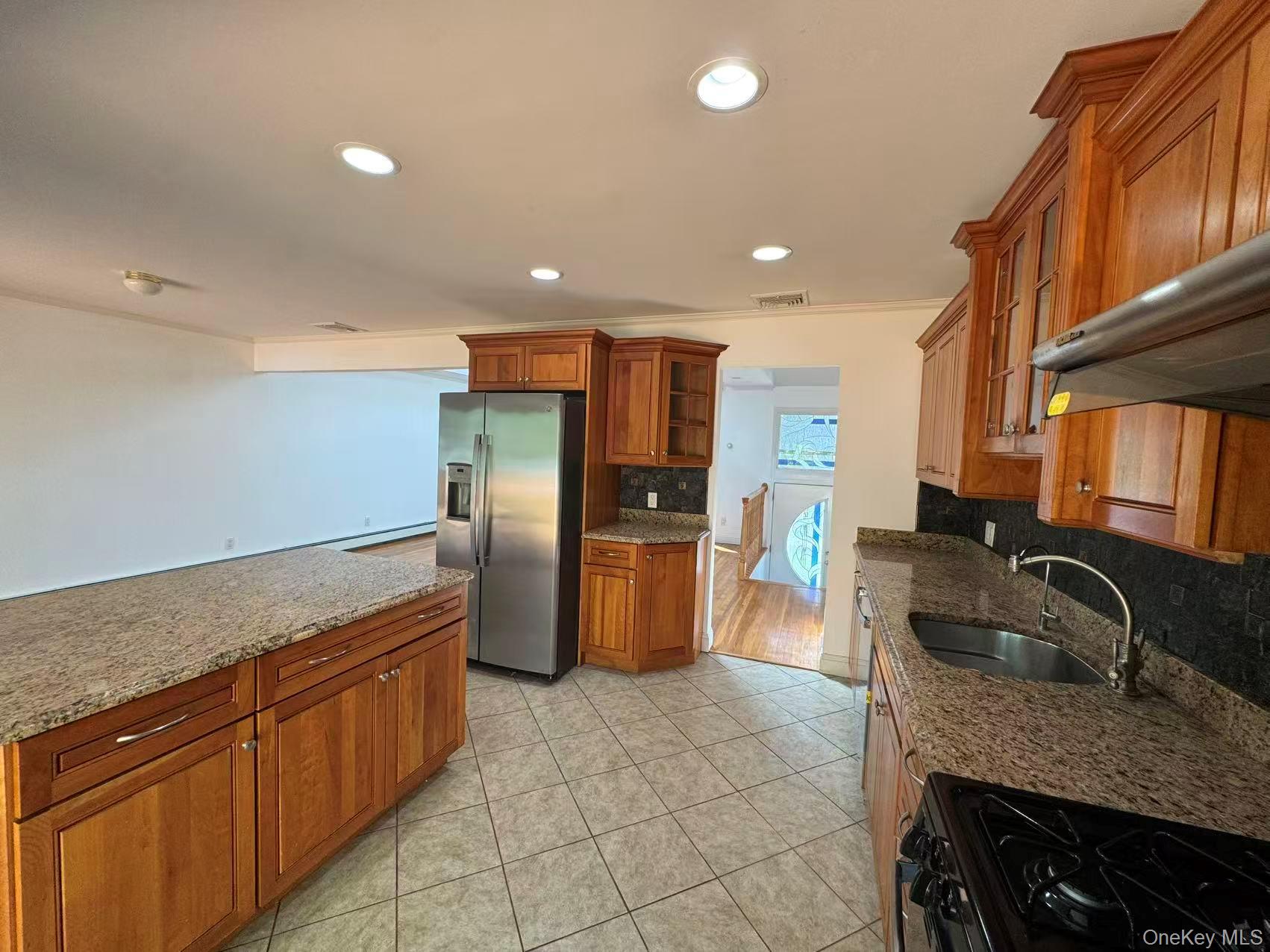 7 5th Place – For Sale photo 8