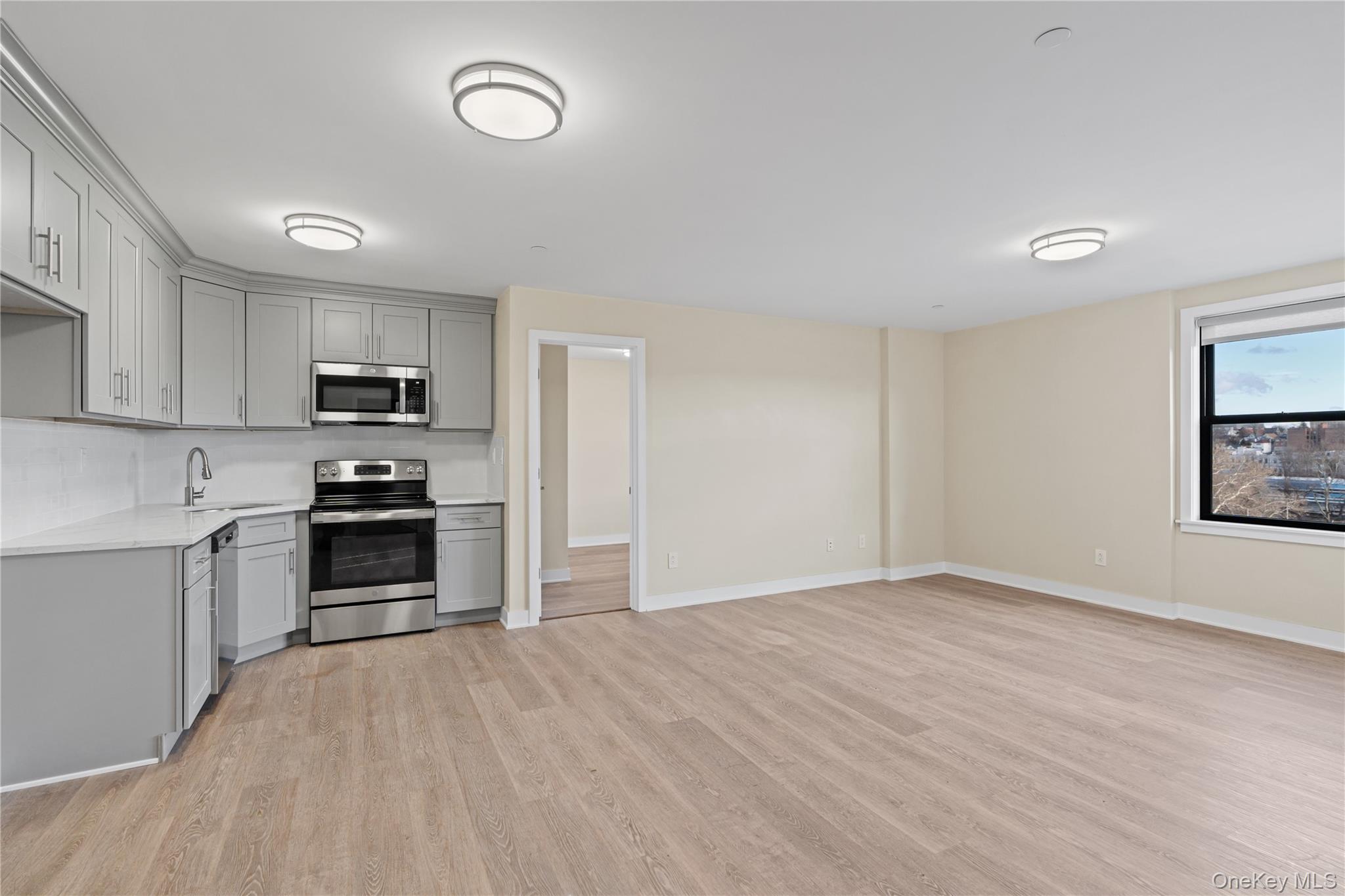 135 Wakefield Avenue, Unit 204 photo 2