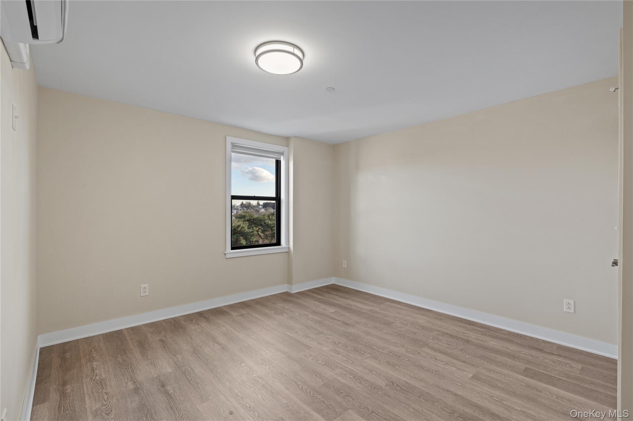 135 Wakefield Avenue, Unit 204 photo 7