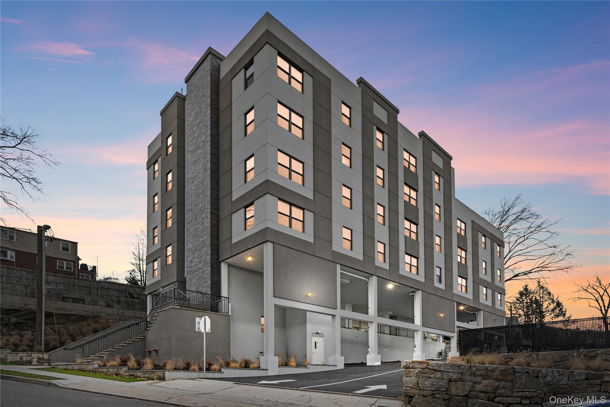 135 Wakefield Avenue, Unit 204