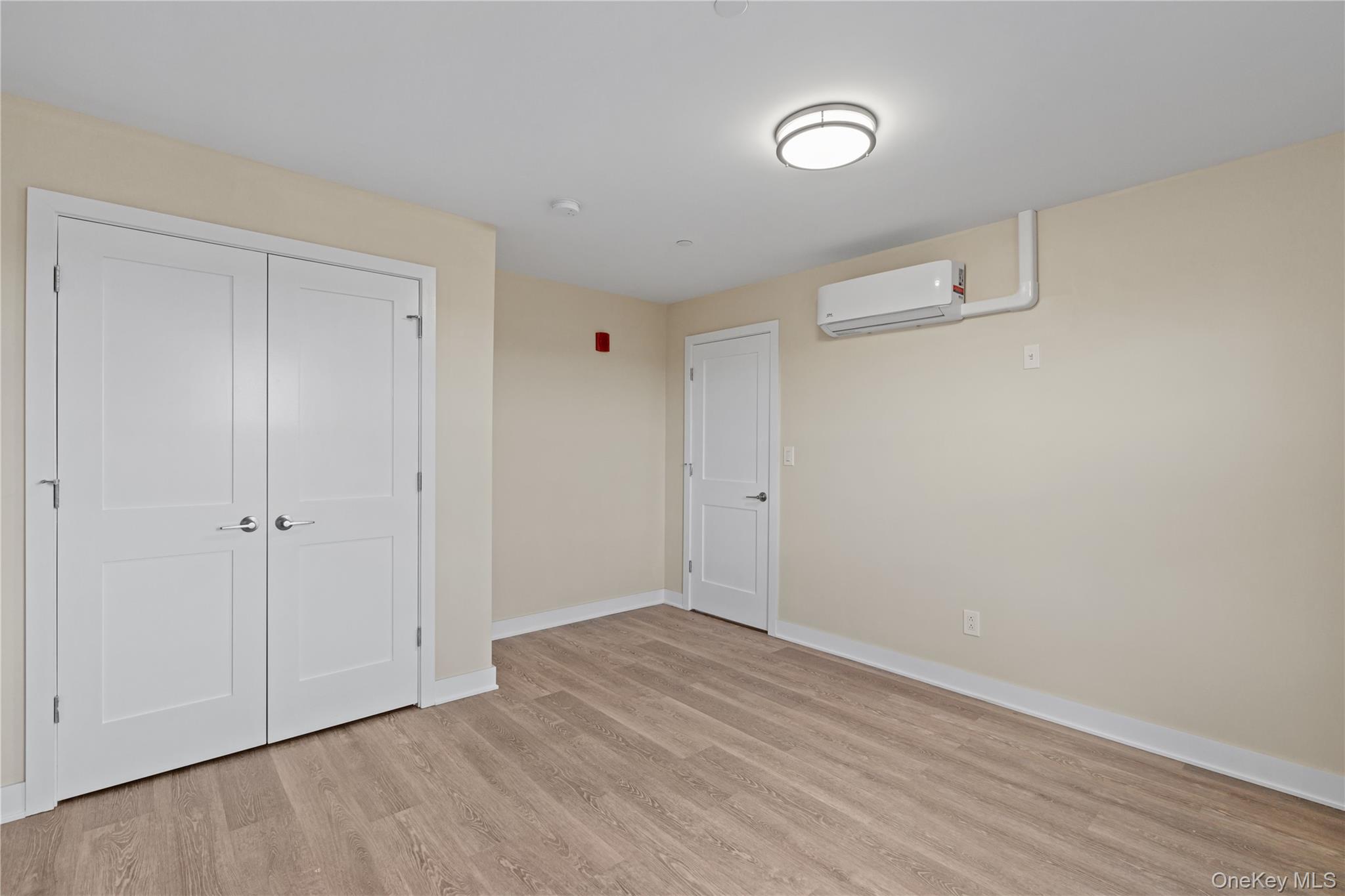 135 Wakefield Avenue, Unit 204 photo 9