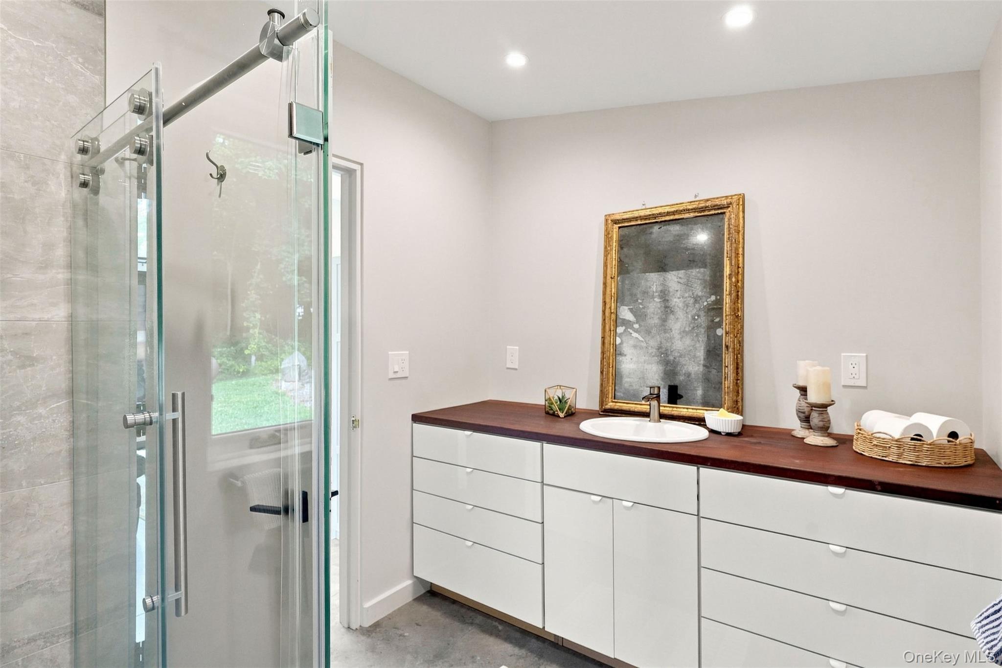 24 Silver Lane – For Sale photo 16