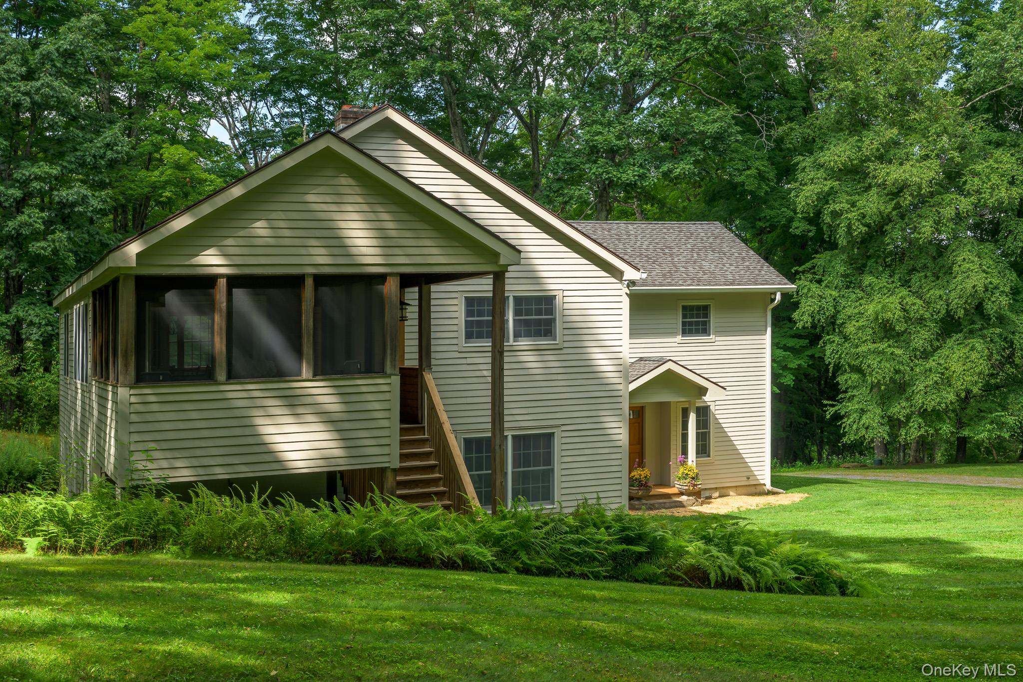 219 Roche Drive – For Sale photo 4