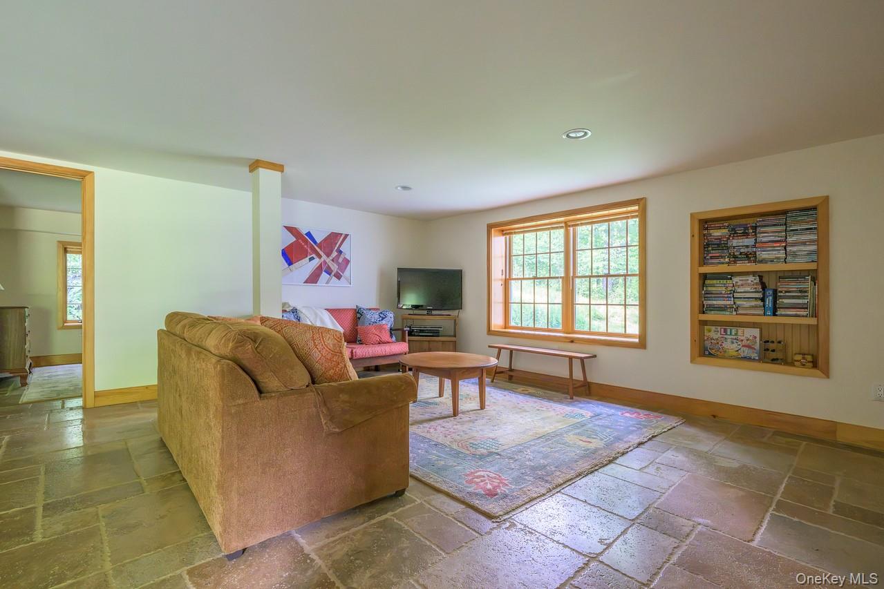 219 Roche Drive – For Sale photo 23