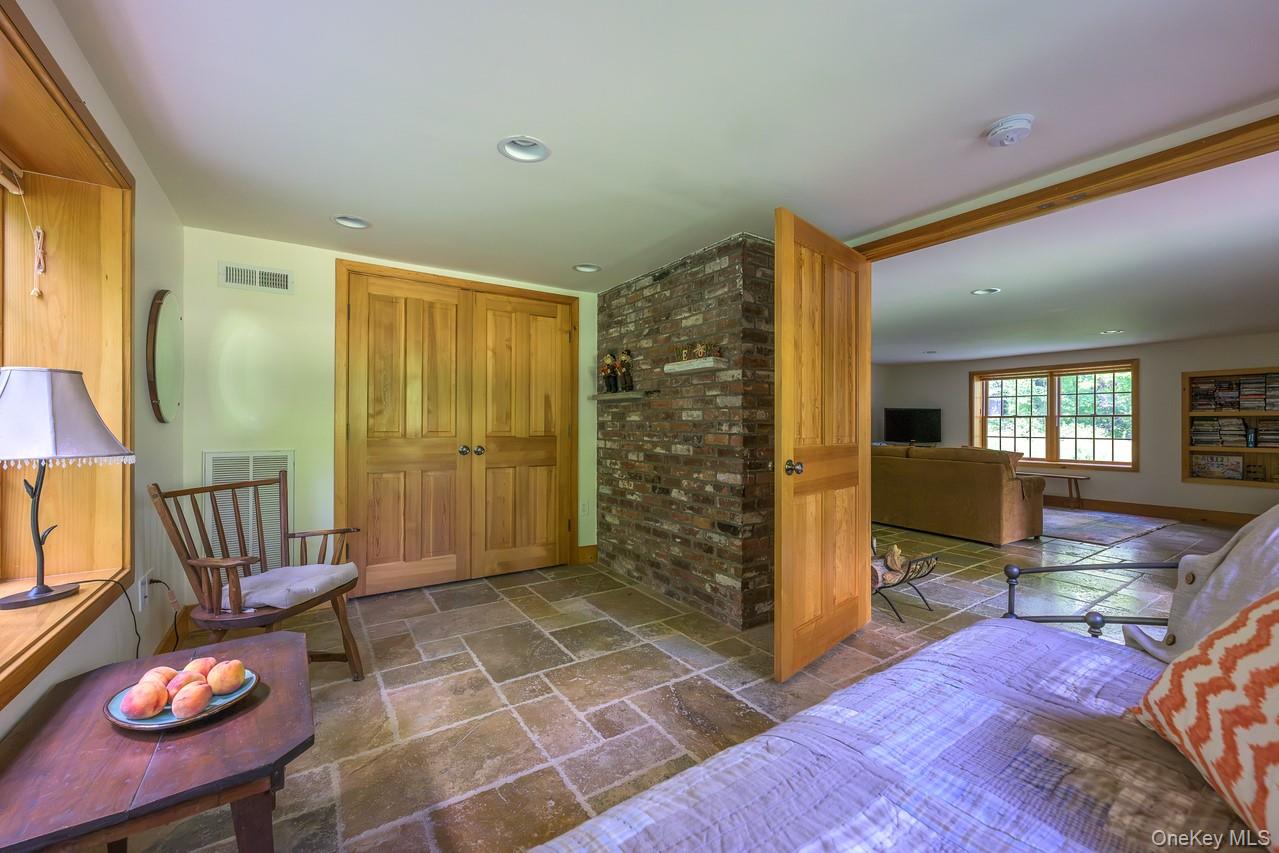 219 Roche Drive – For Sale photo 25