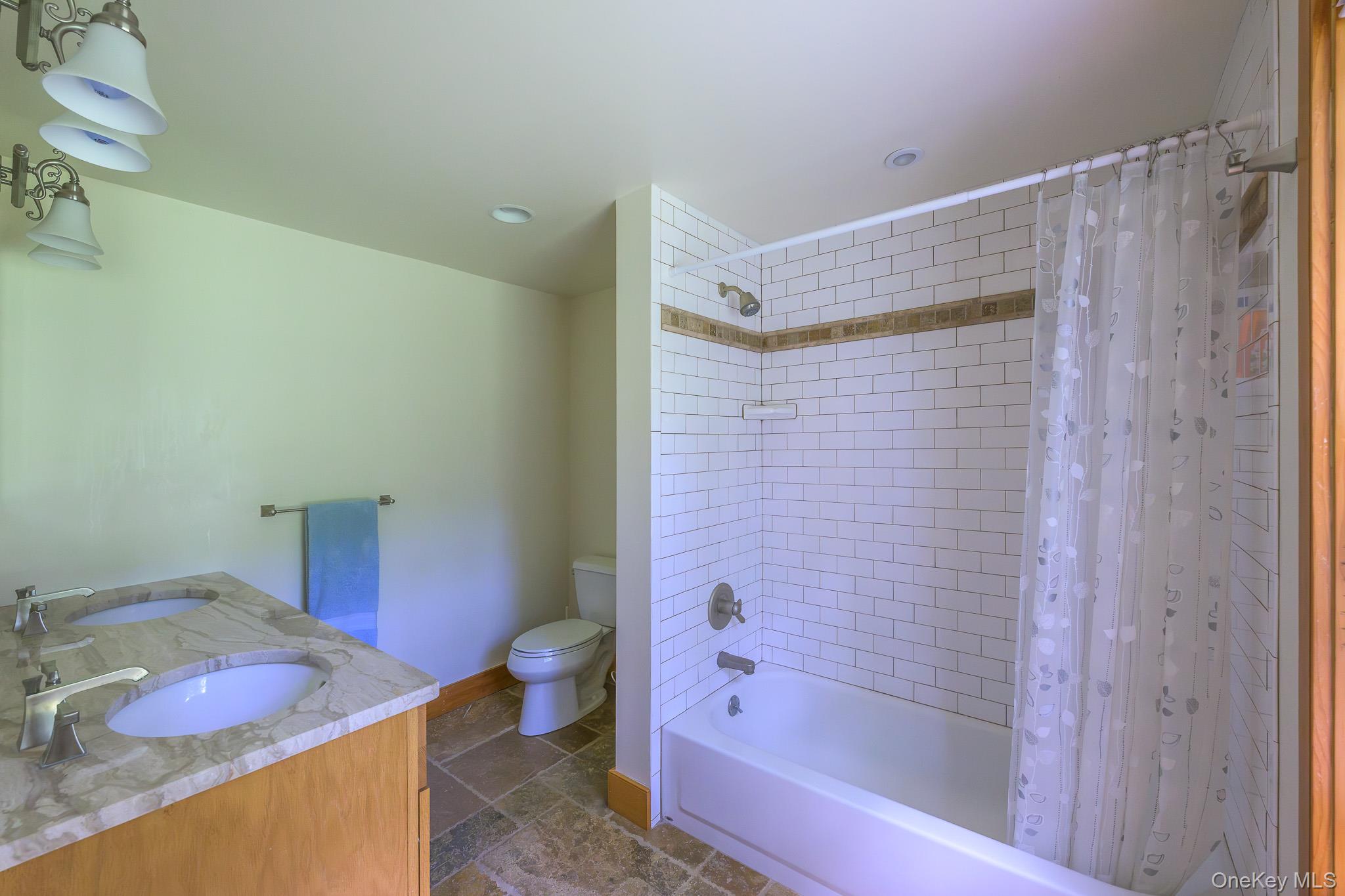 219 Roche Drive – For Sale photo 33