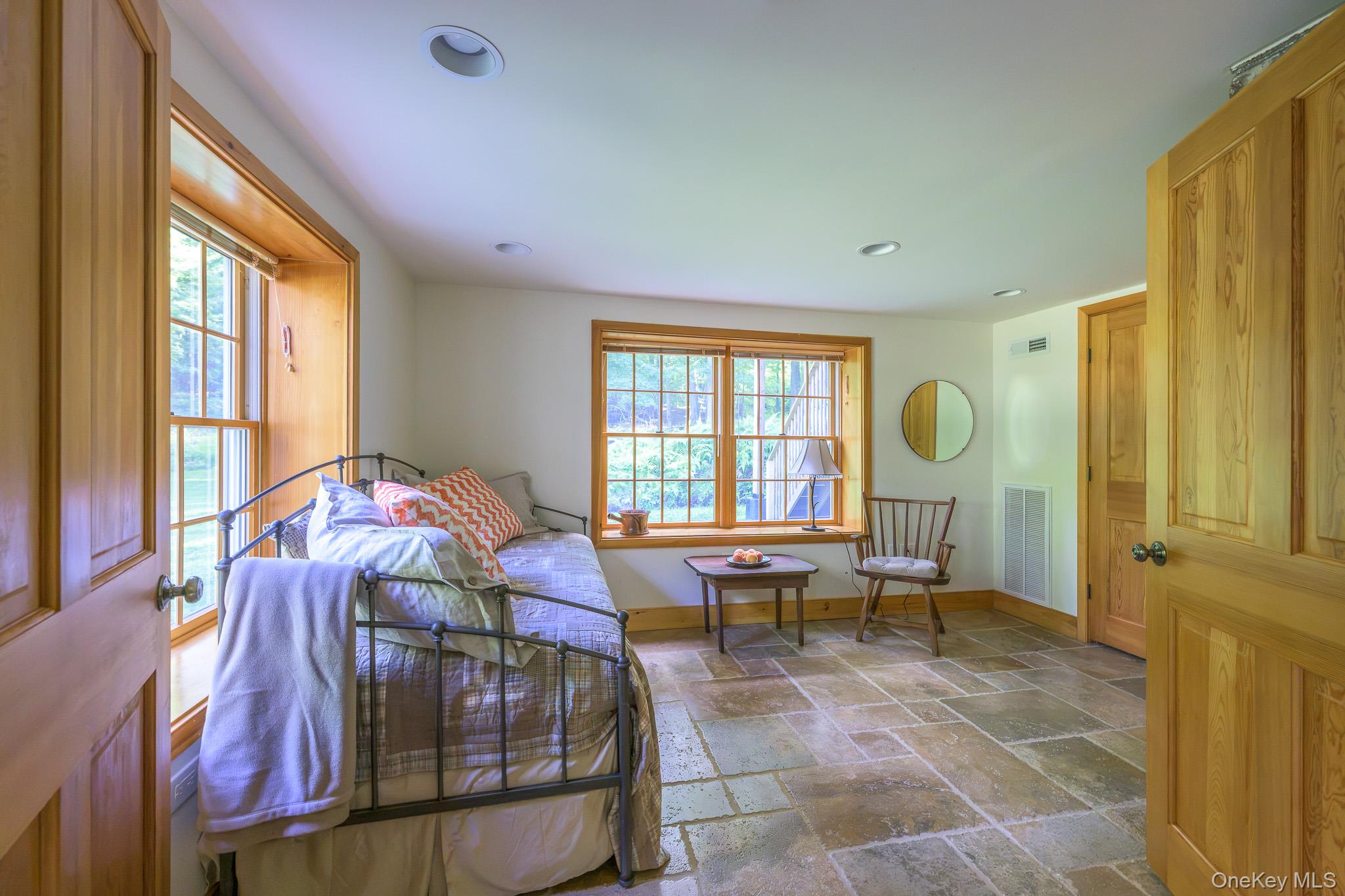 219 Roche Drive – For Sale photo 27
