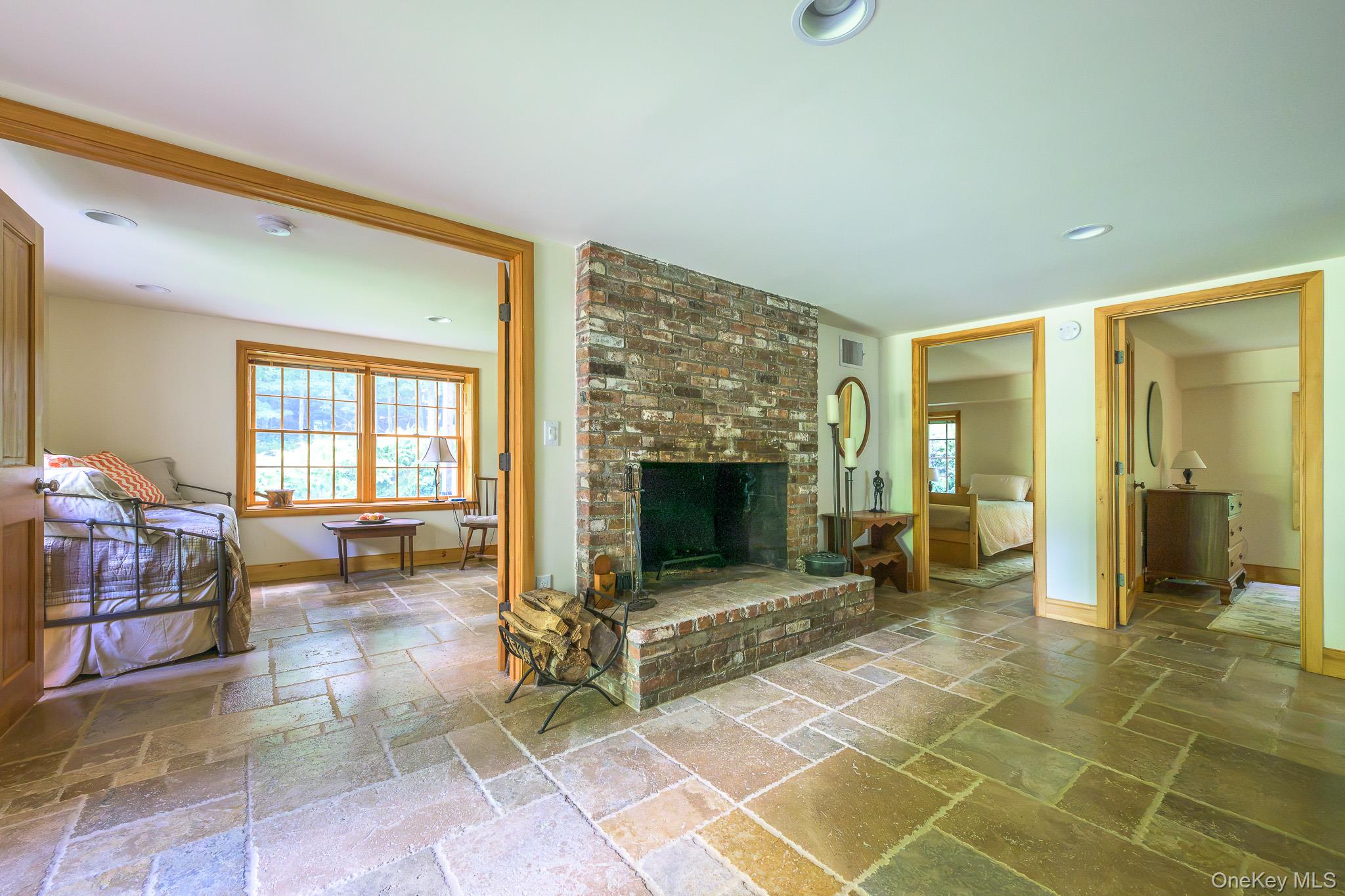 219 Roche Drive – For Sale photo 24