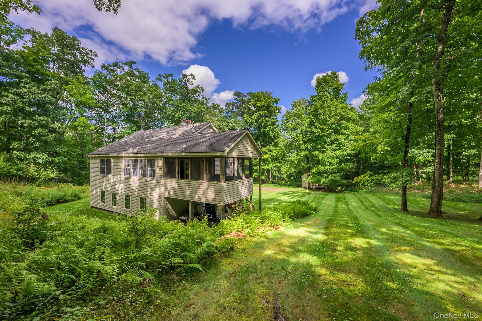 219 Roche Drive – For Sale photo 3