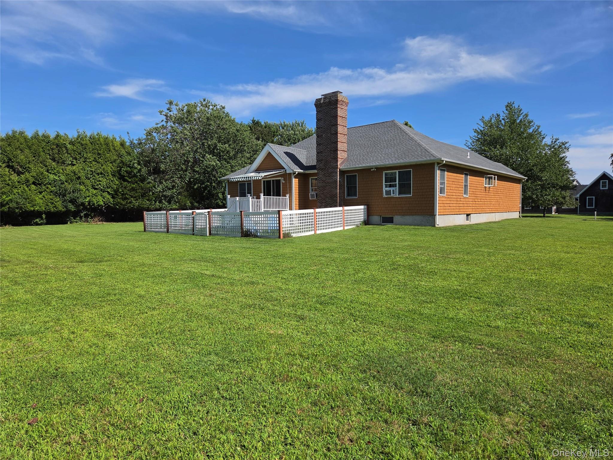 280 Marina Lane – For Sale photo 2