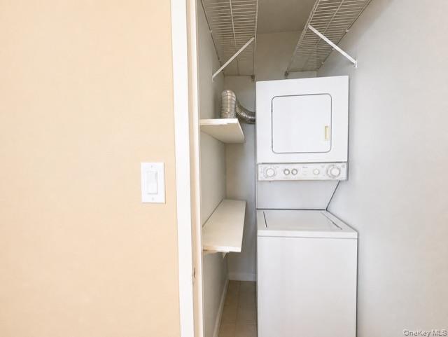27110 Grand Central Parkway, Unit 15Q photo 16