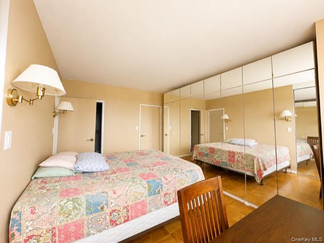 27110 Grand Central Parkway, Unit 15Q photo 14