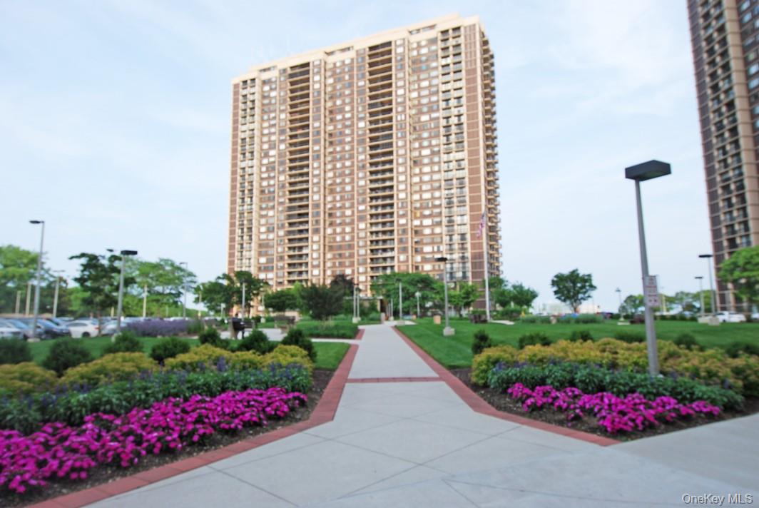 27110 Grand Central Parkway, Unit 15Q