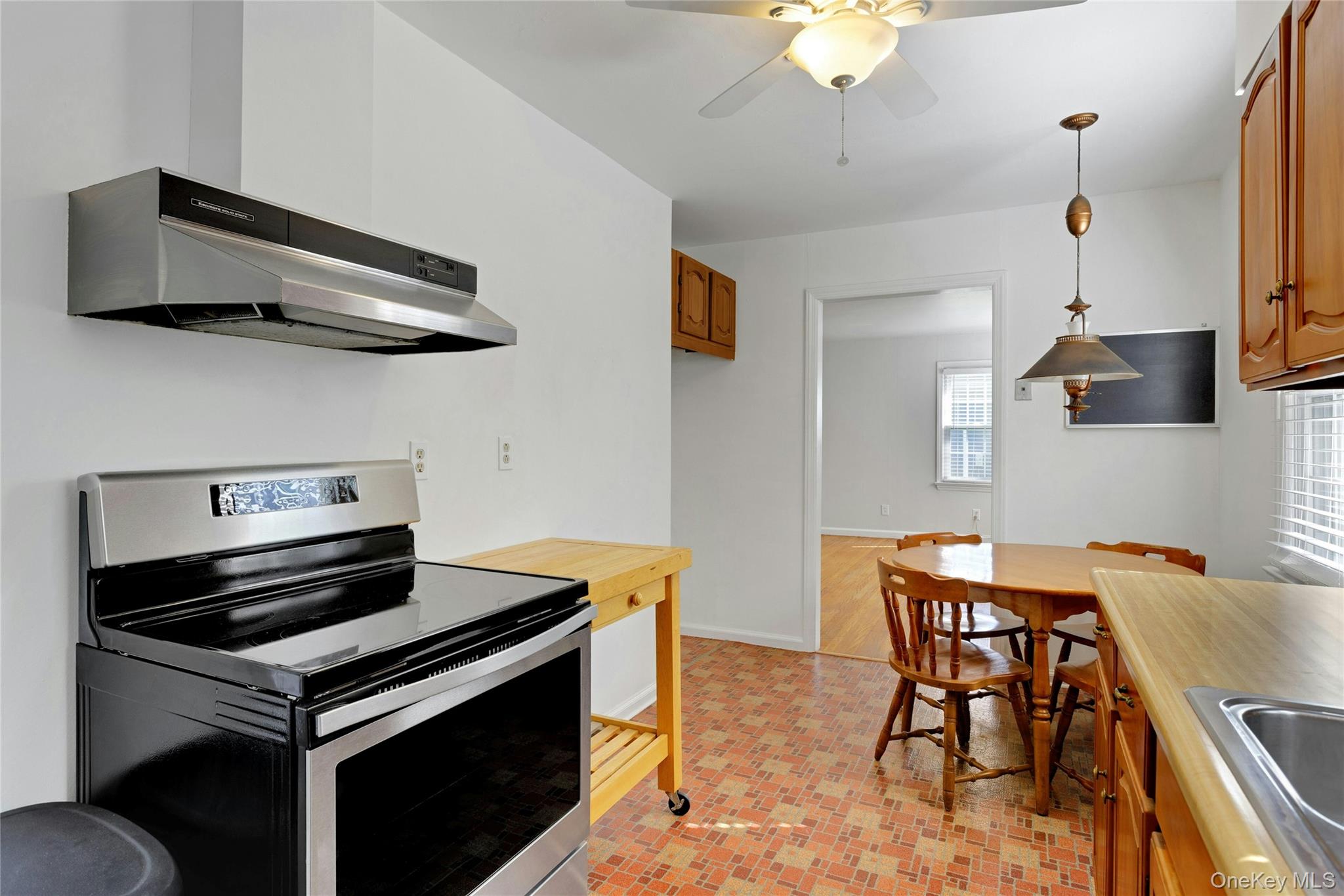 4 Crescent Drive – For Sale photo 12