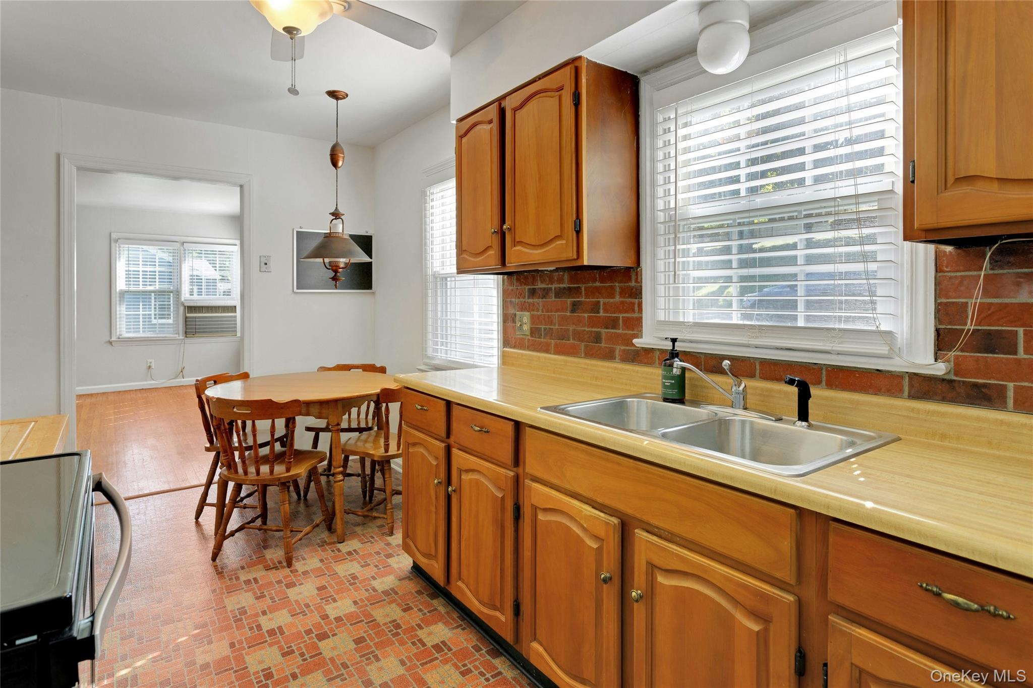4 Crescent Drive – For Sale photo 11