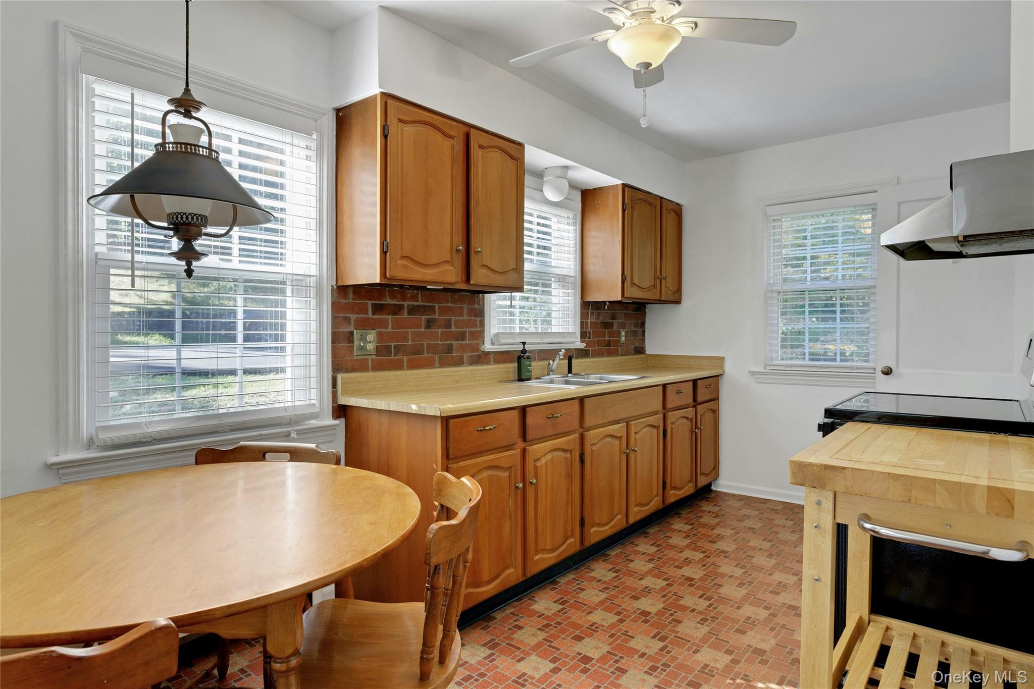 4 Crescent Drive – For Sale photo 10