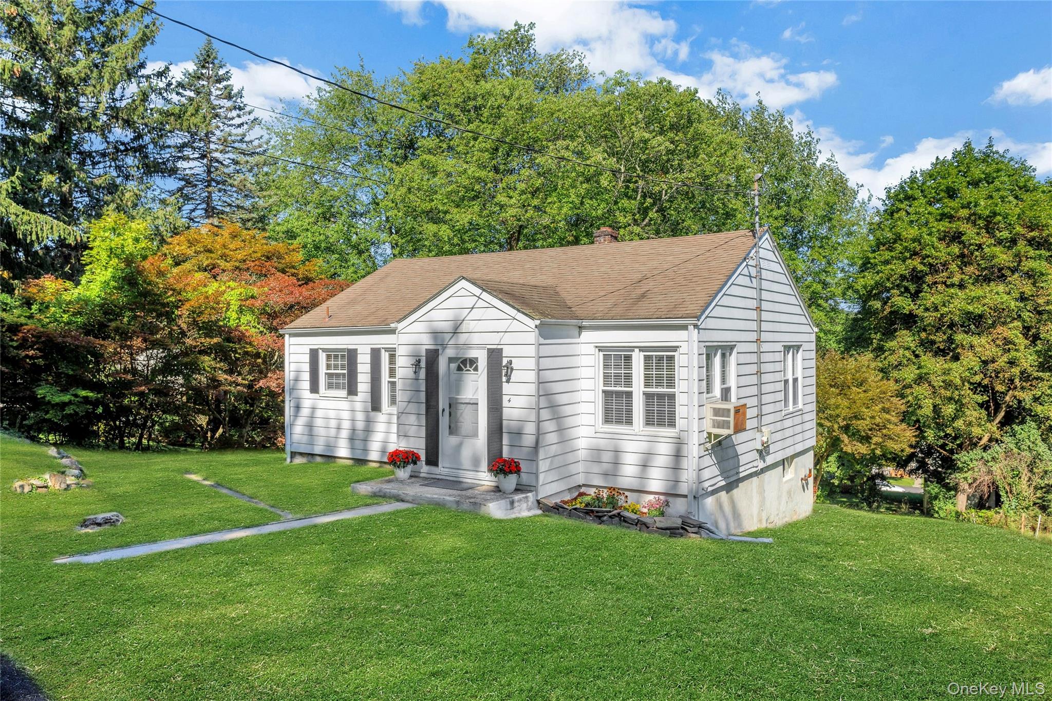 4 Crescent Drive – For Sale photo 2