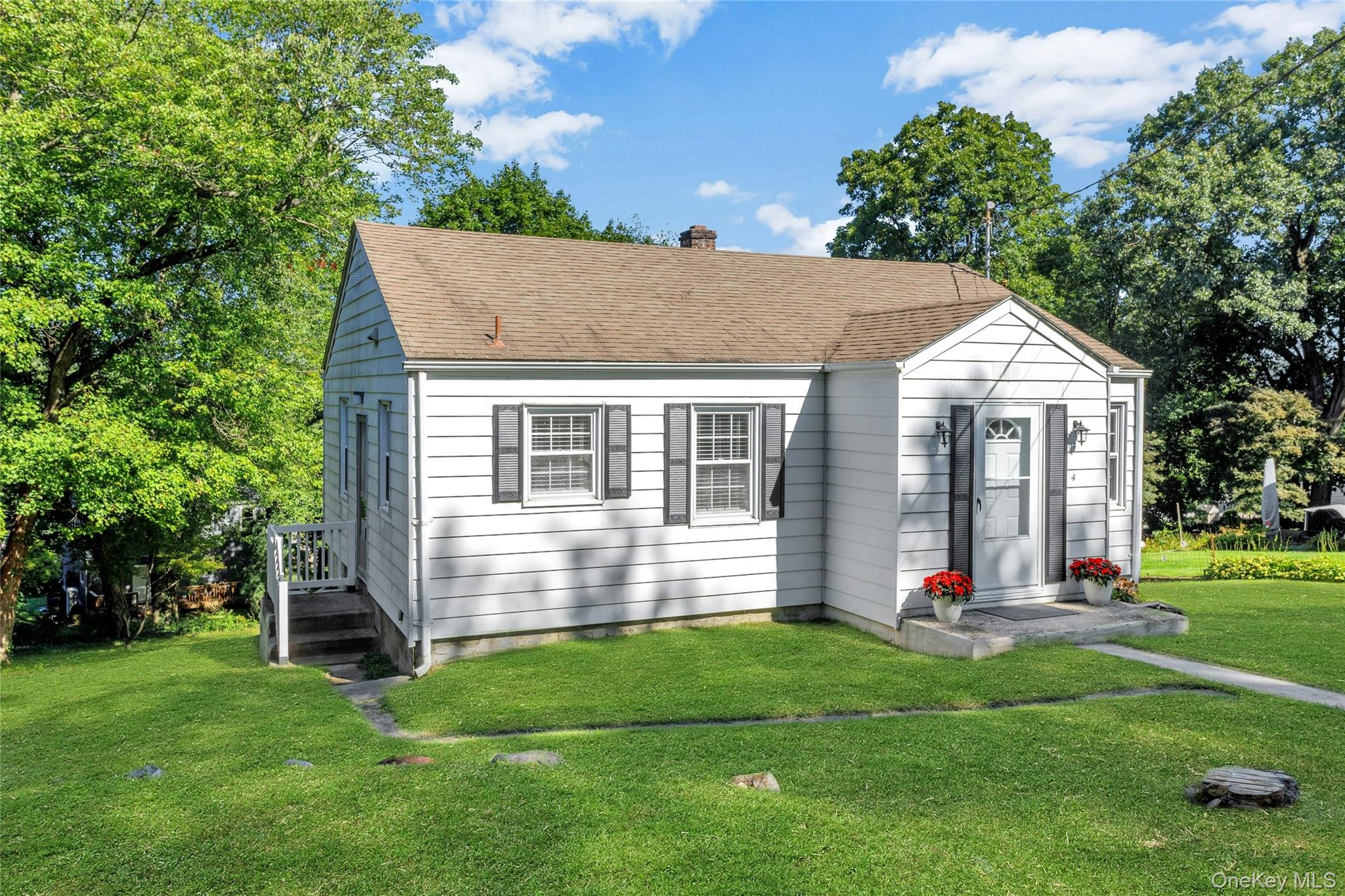 4 Crescent Drive – For Sale photo 3