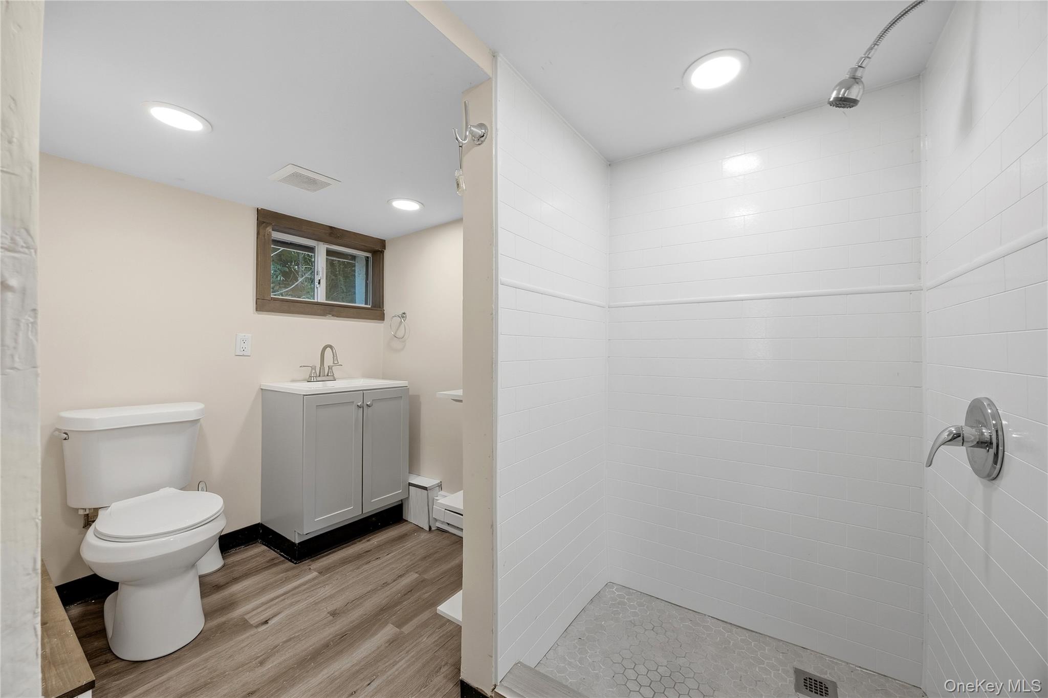 12 Montrose Drive – For Sale photo 9