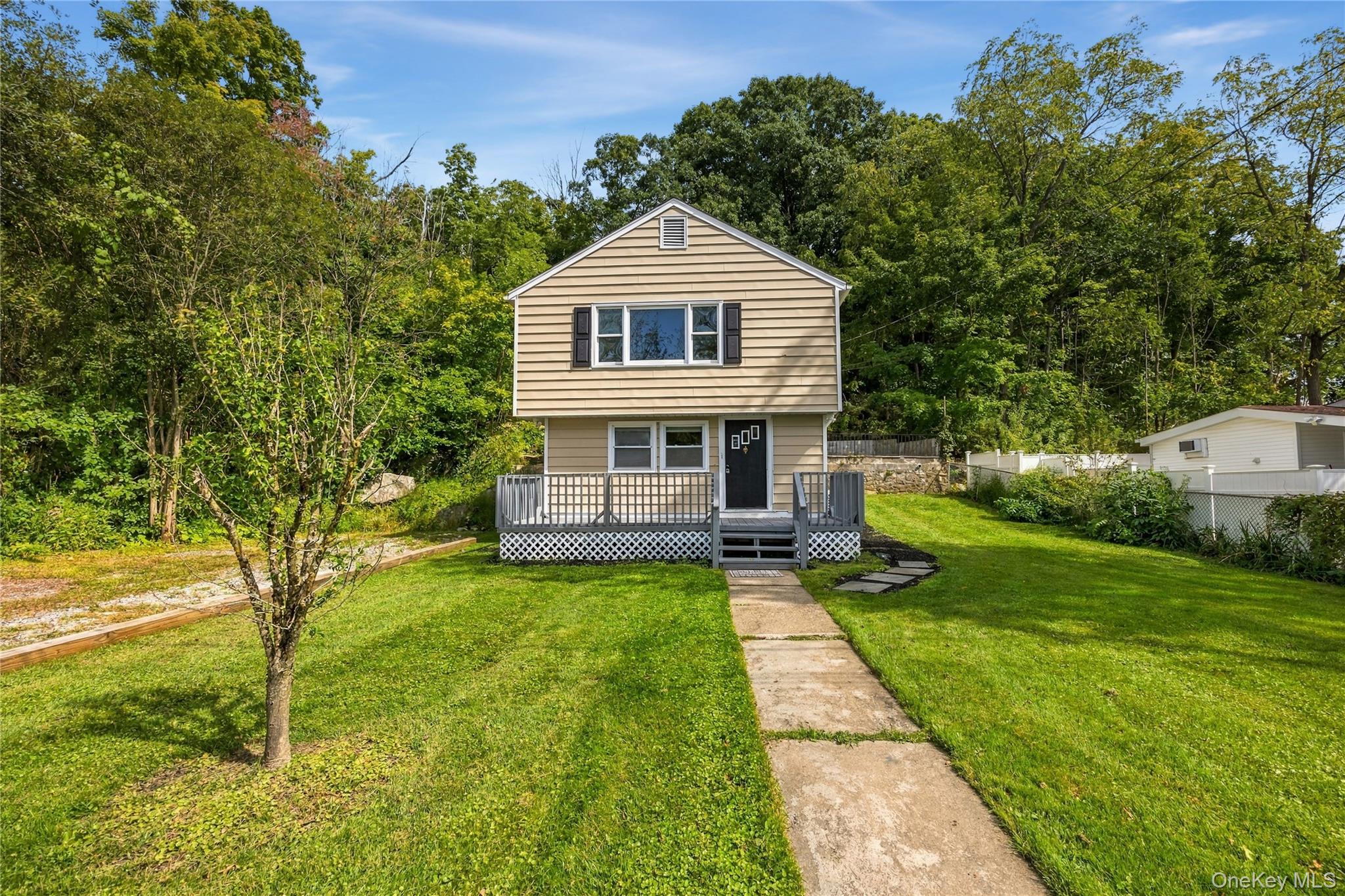 12 Montrose Drive – For Sale photo 2