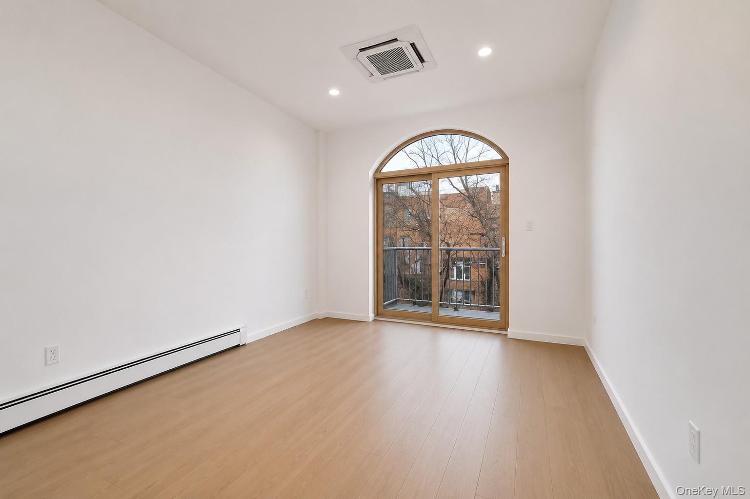 39-55 57 Street, Unit 3 photo 4