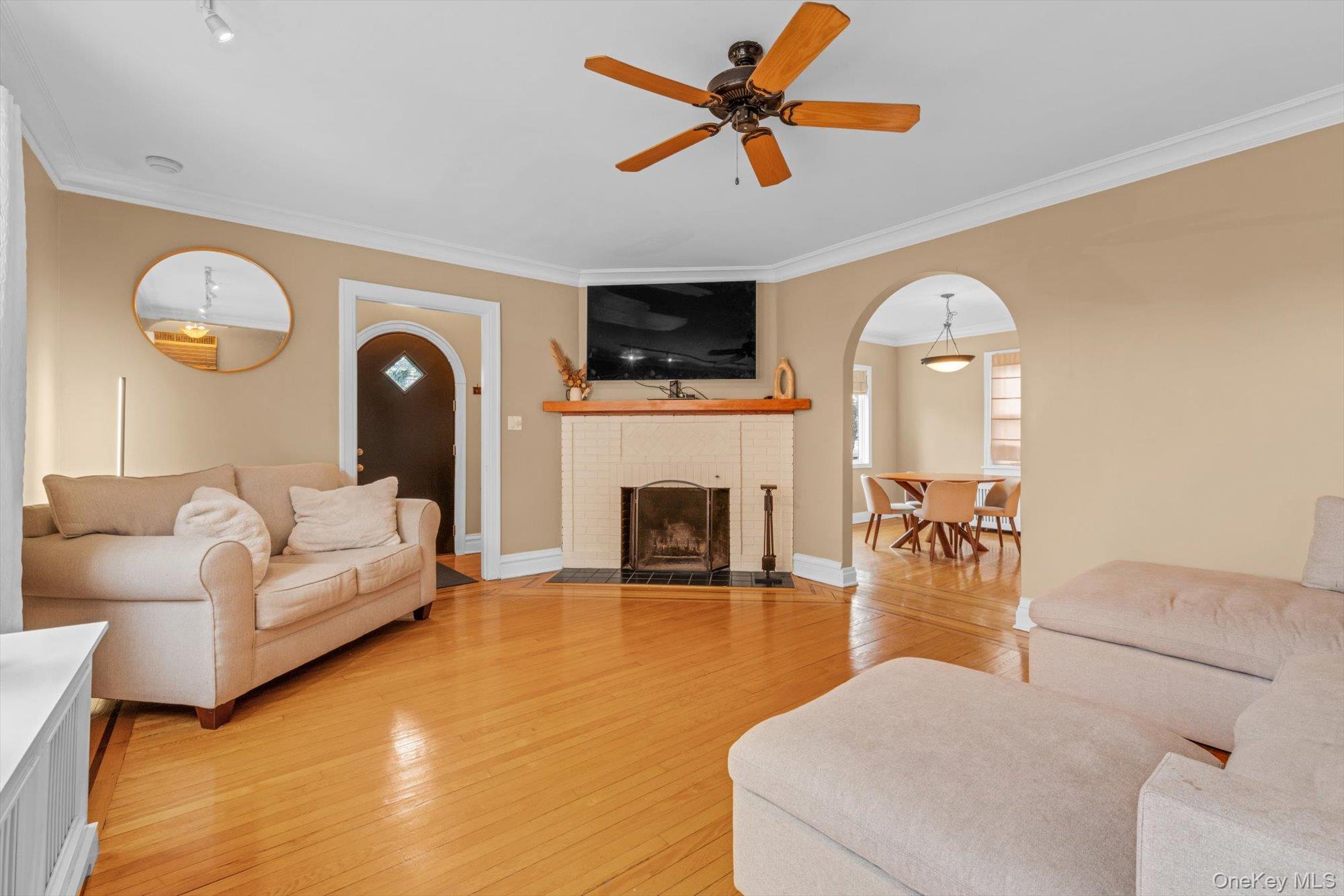 21 Hampton Avenue – For Sale photo 3