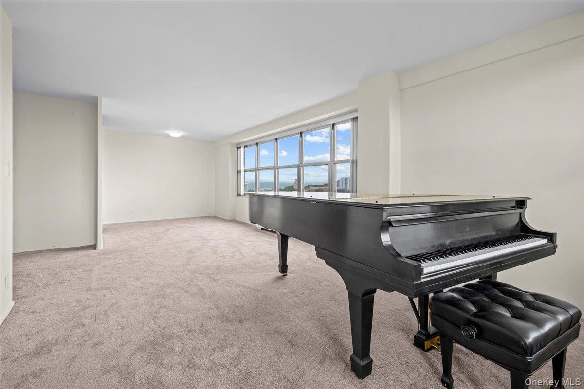 555 Kappock, Unit 21d photo 8
