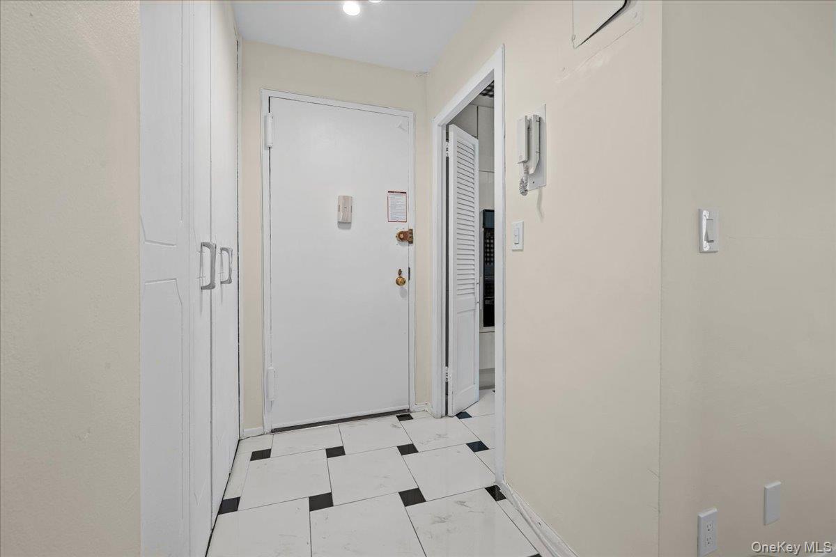 555 Kappock, Unit 21d photo 9