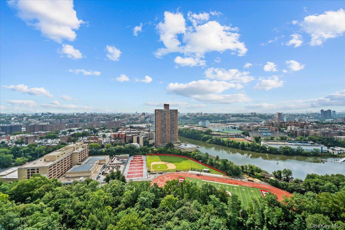 555 Kappock, Unit 21d photo 27