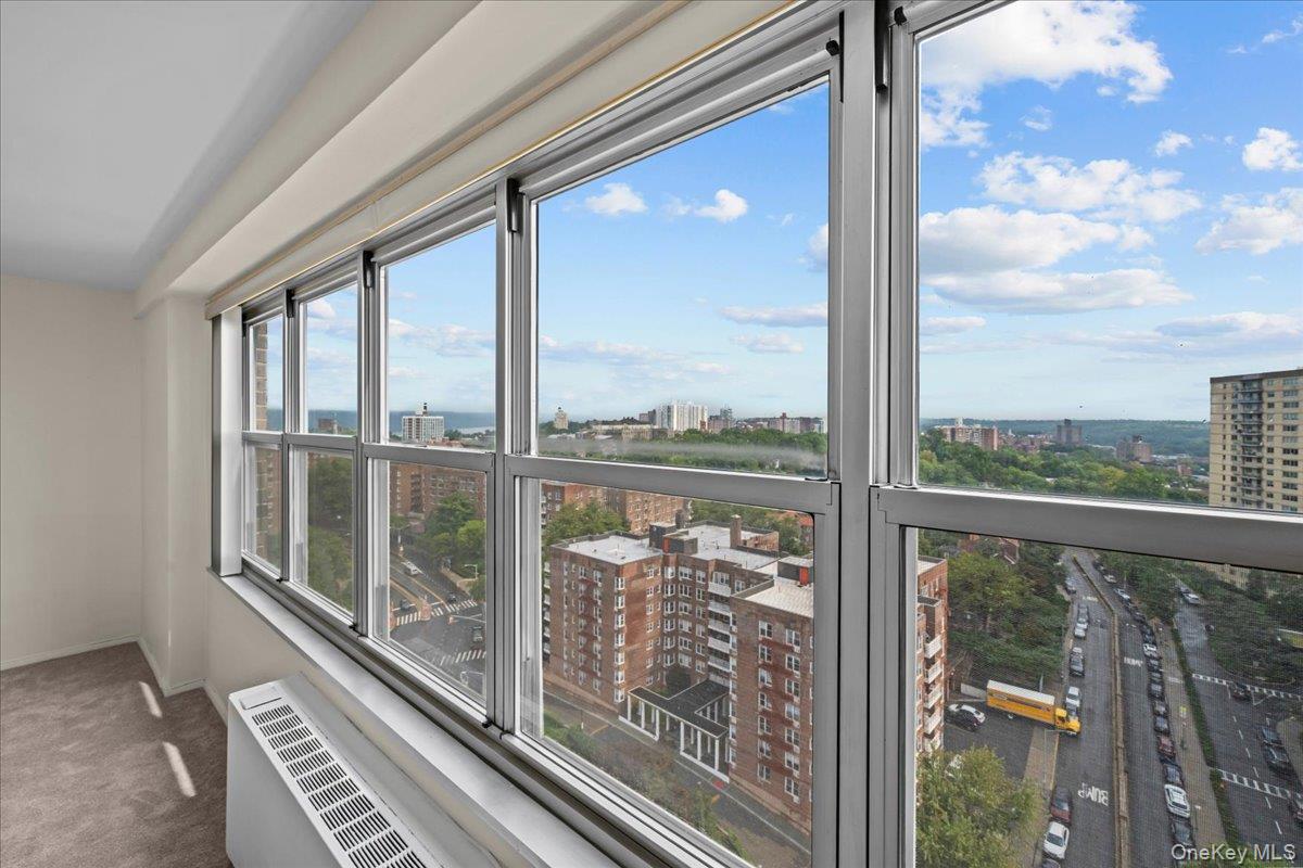 555 Kappock, Unit 21d photo 7