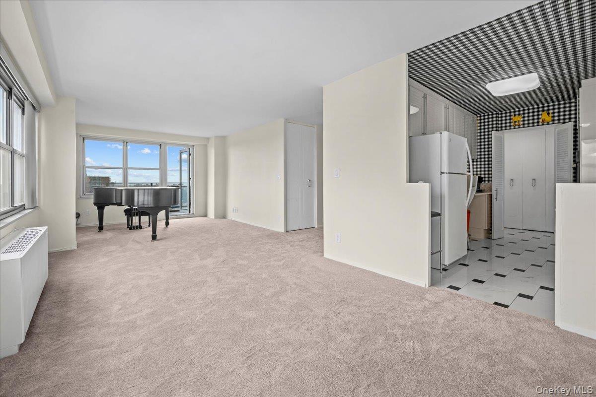 555 Kappock, Unit 21d photo 2