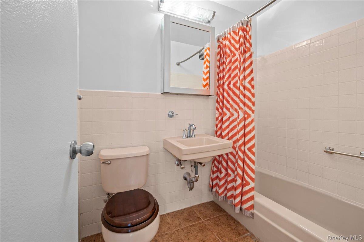 555 Kappock, Unit 21d photo 19