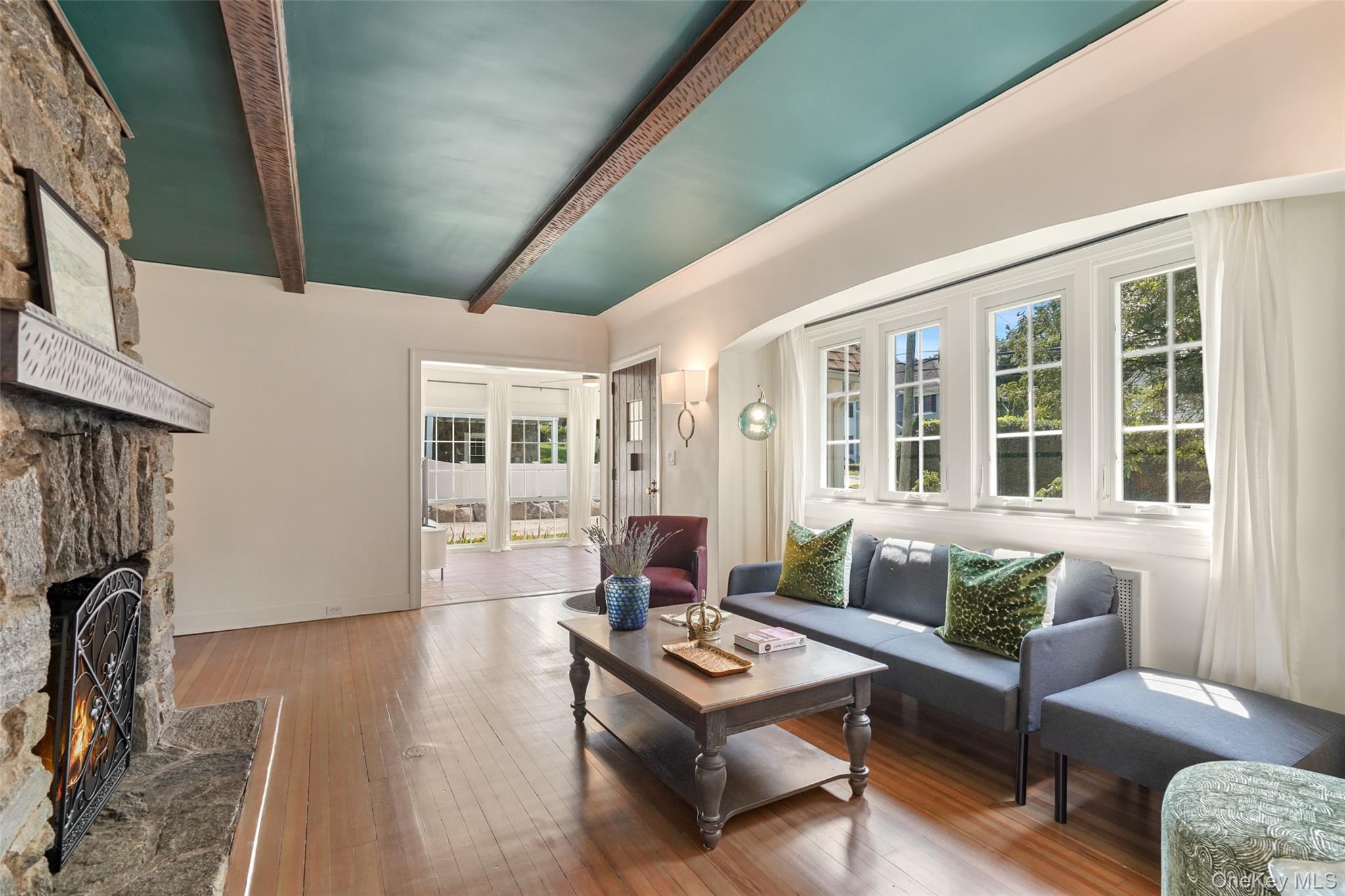 319 Oakland Beach Avenue – For Rent photo 9
