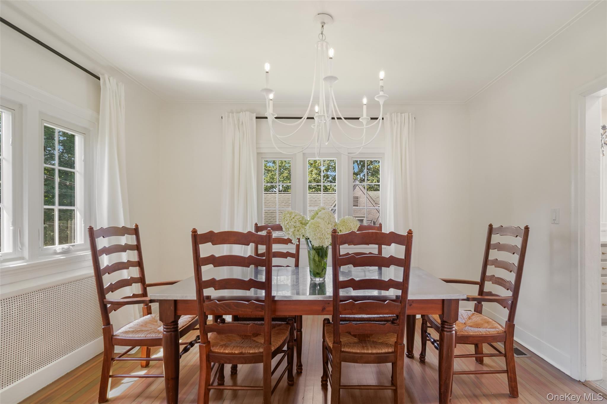 319 Oakland Beach Avenue – For Rent photo 13