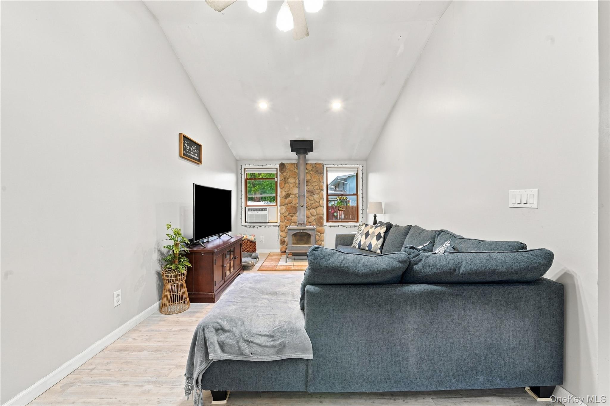 5 Talbot Lane – For Sale photo 19