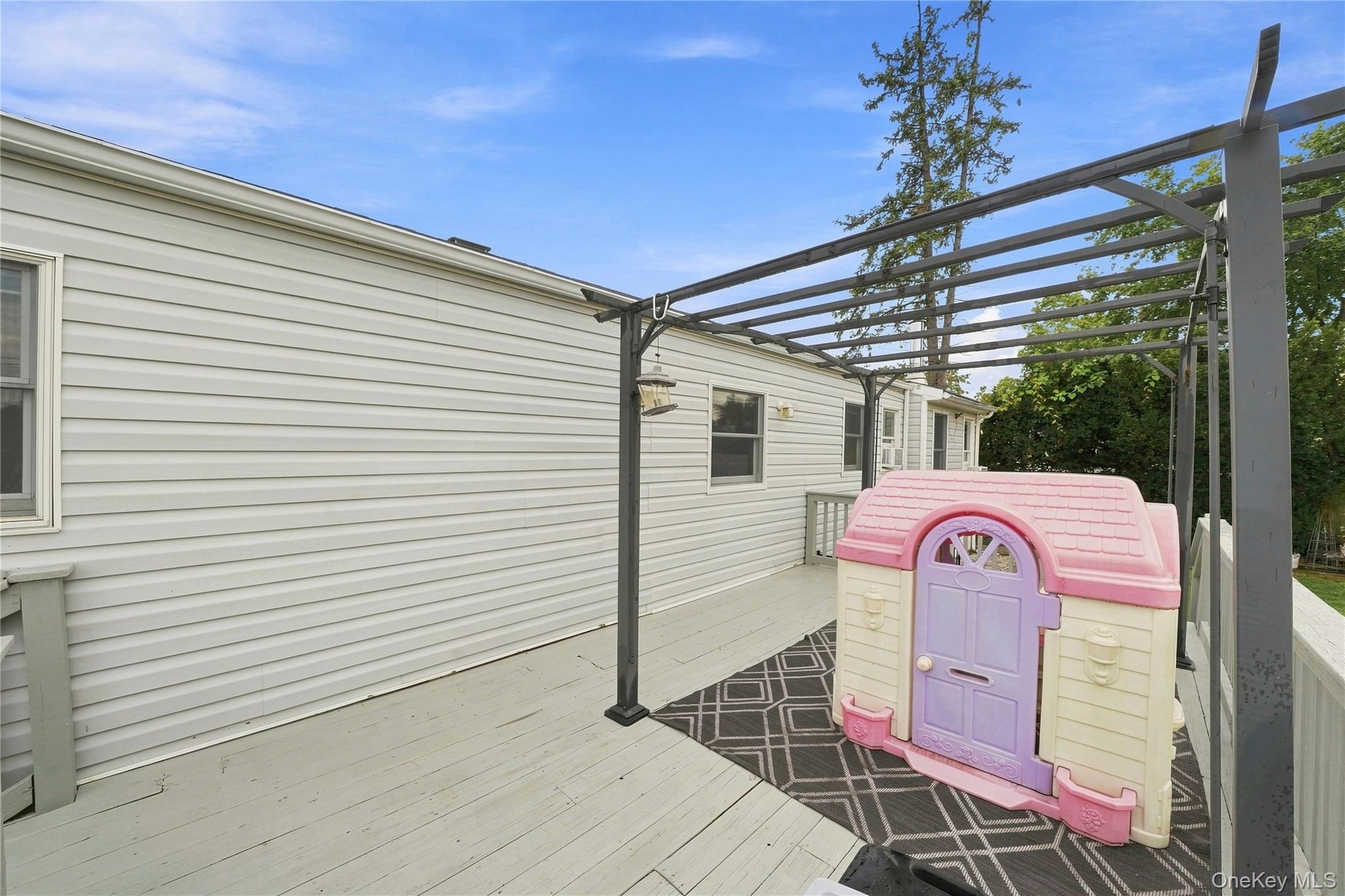 5 Talbot Lane – For Sale photo 40