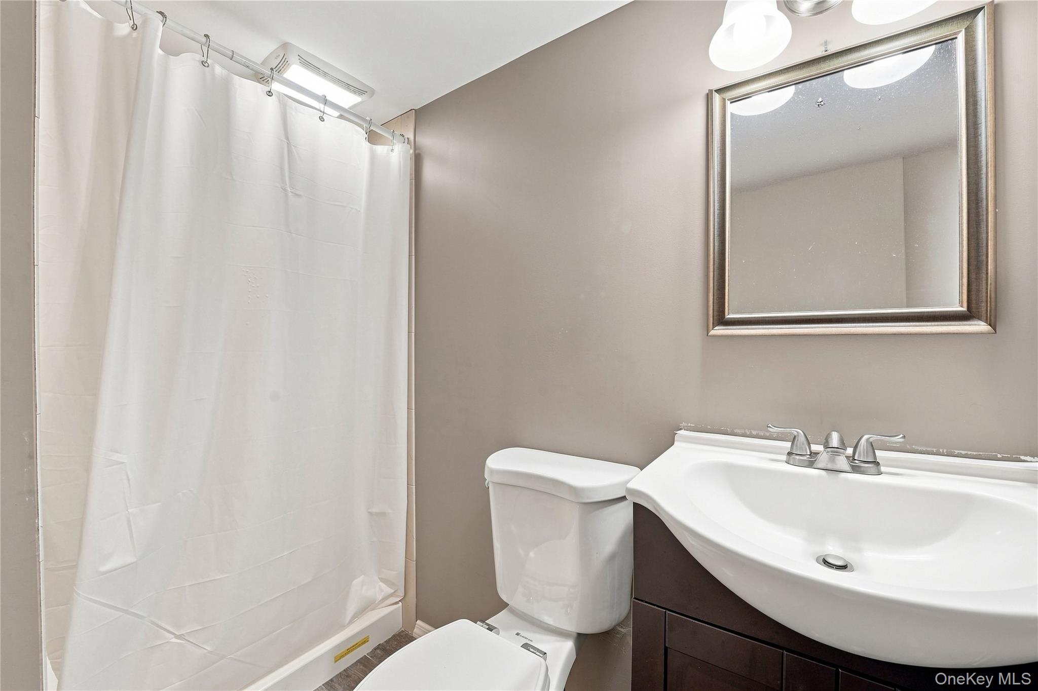 5 Talbot Lane – For Sale photo 39