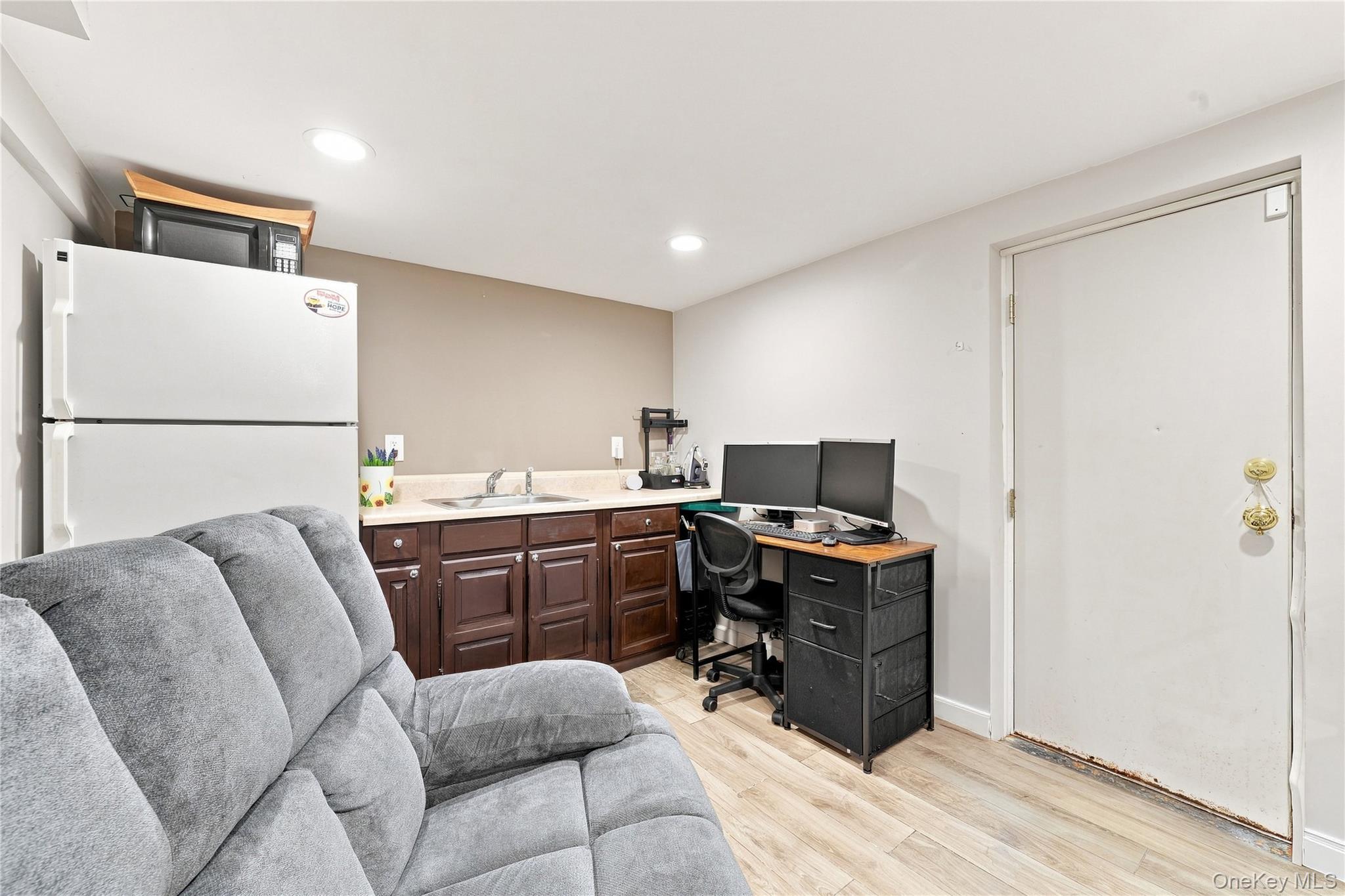 5 Talbot Lane – For Sale photo 34