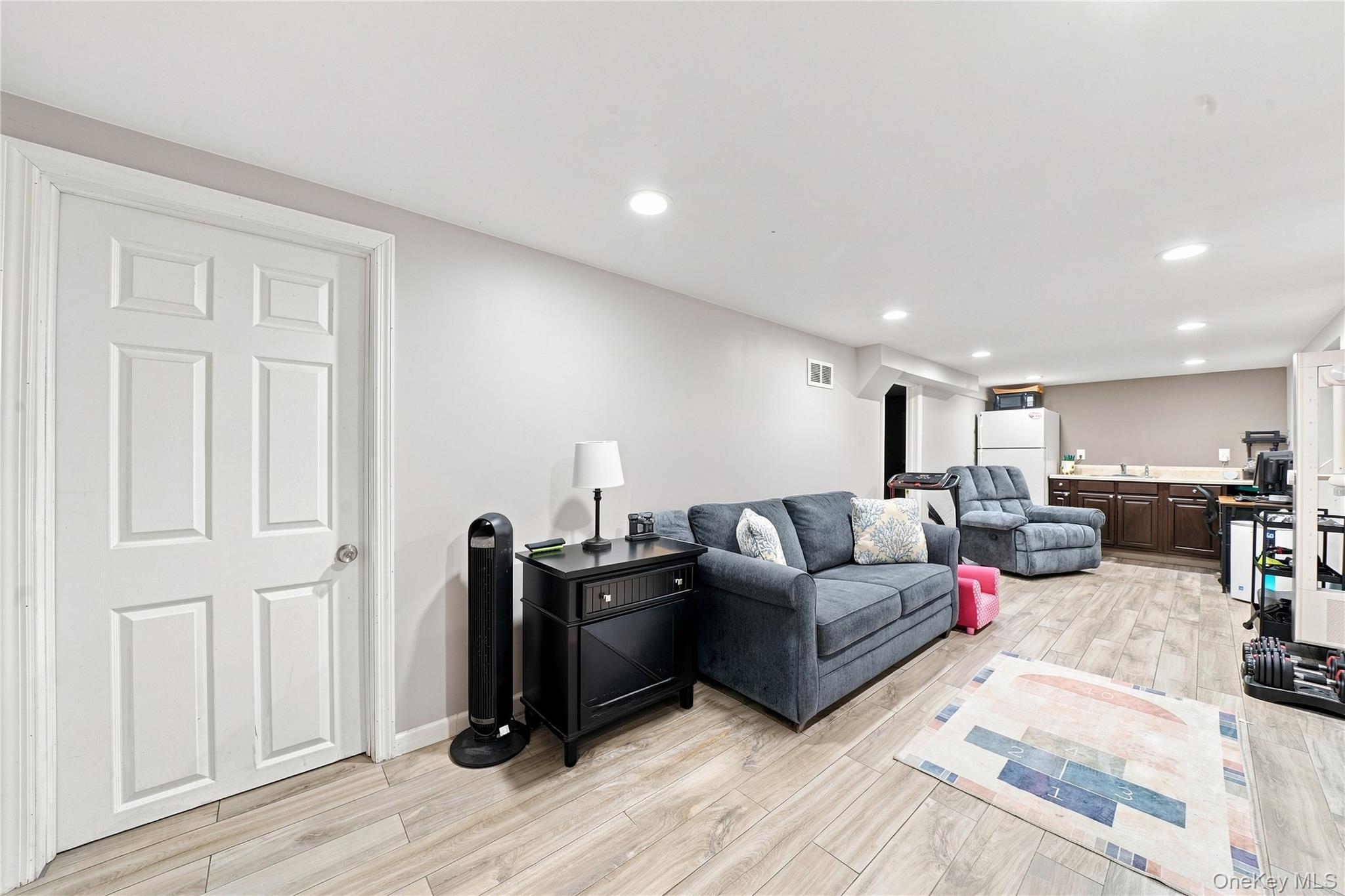 5 Talbot Lane – For Sale photo 33