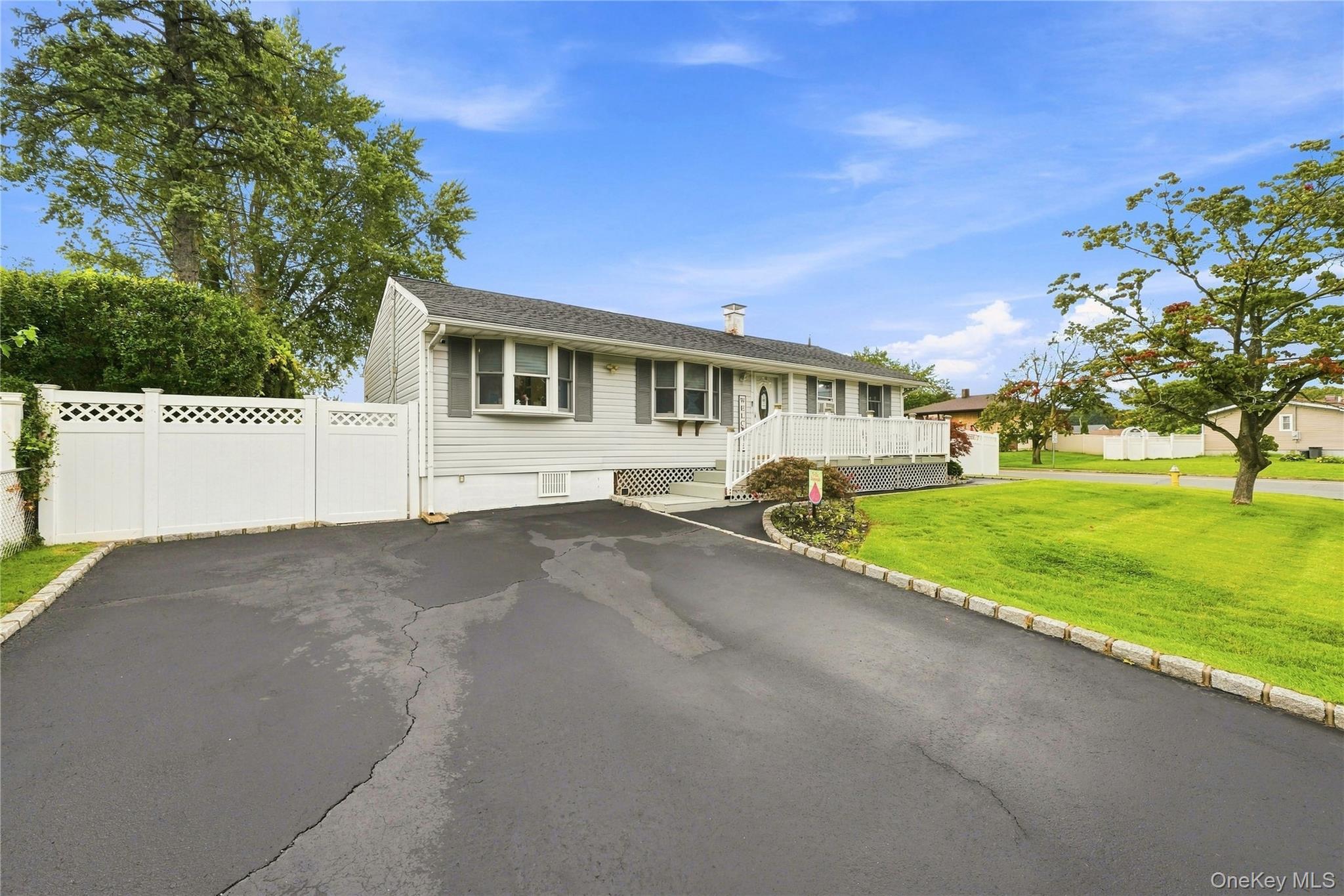 5 Talbot Lane – For Sale photo 3