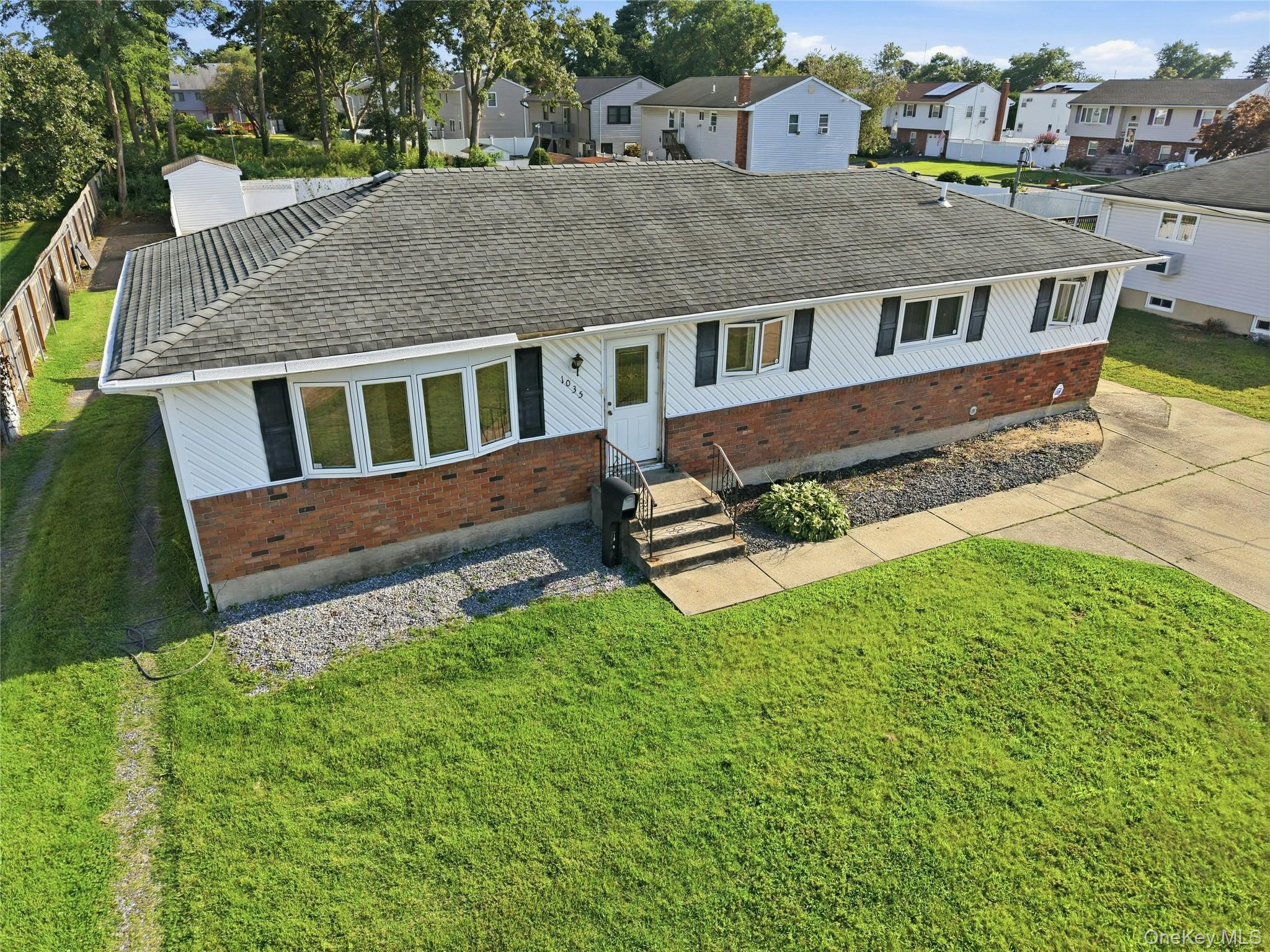 1035 Tooker Avenue – For Sale photo 5