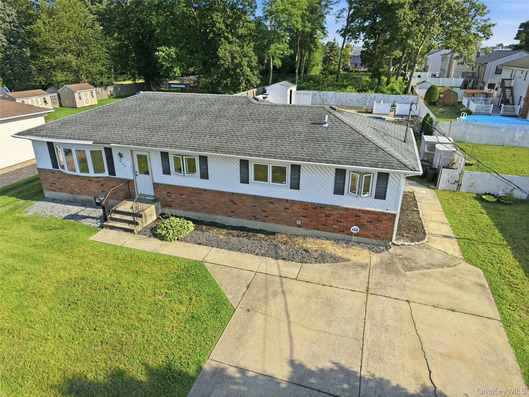 1035 Tooker Avenue – For Sale photo 6