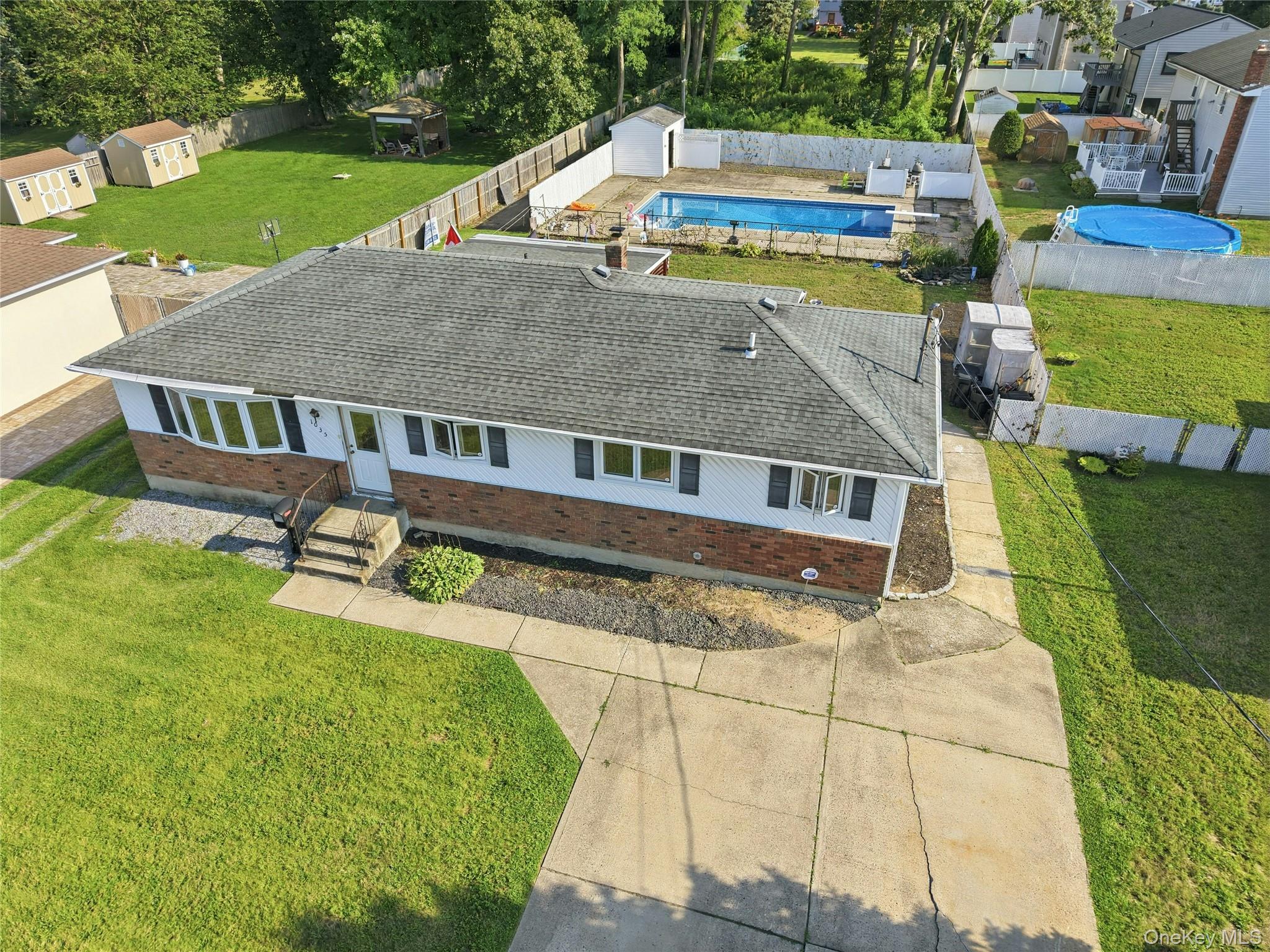 1035 Tooker Avenue – For Sale photo 7