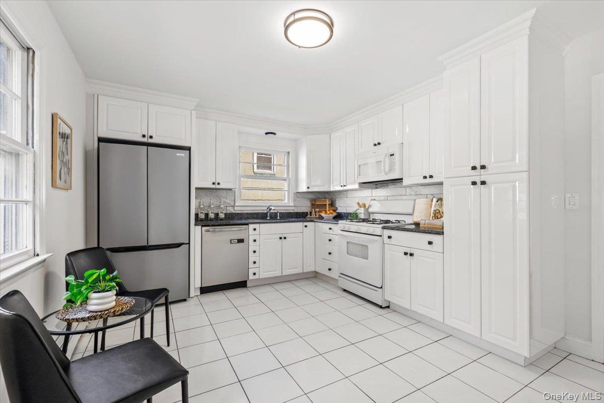 221 Park Avenue E – For Sale photo 9
