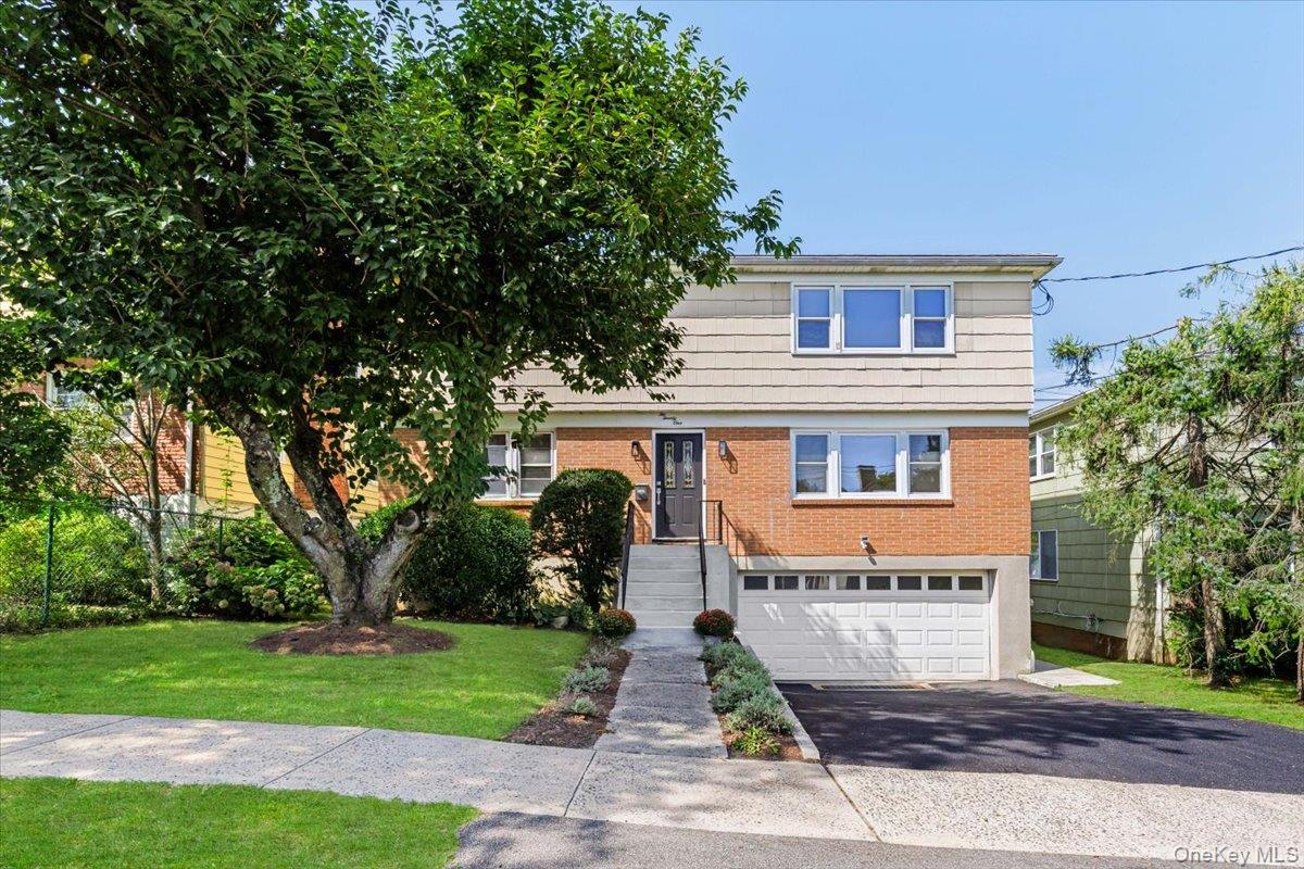 221 Park Avenue E – For Sale