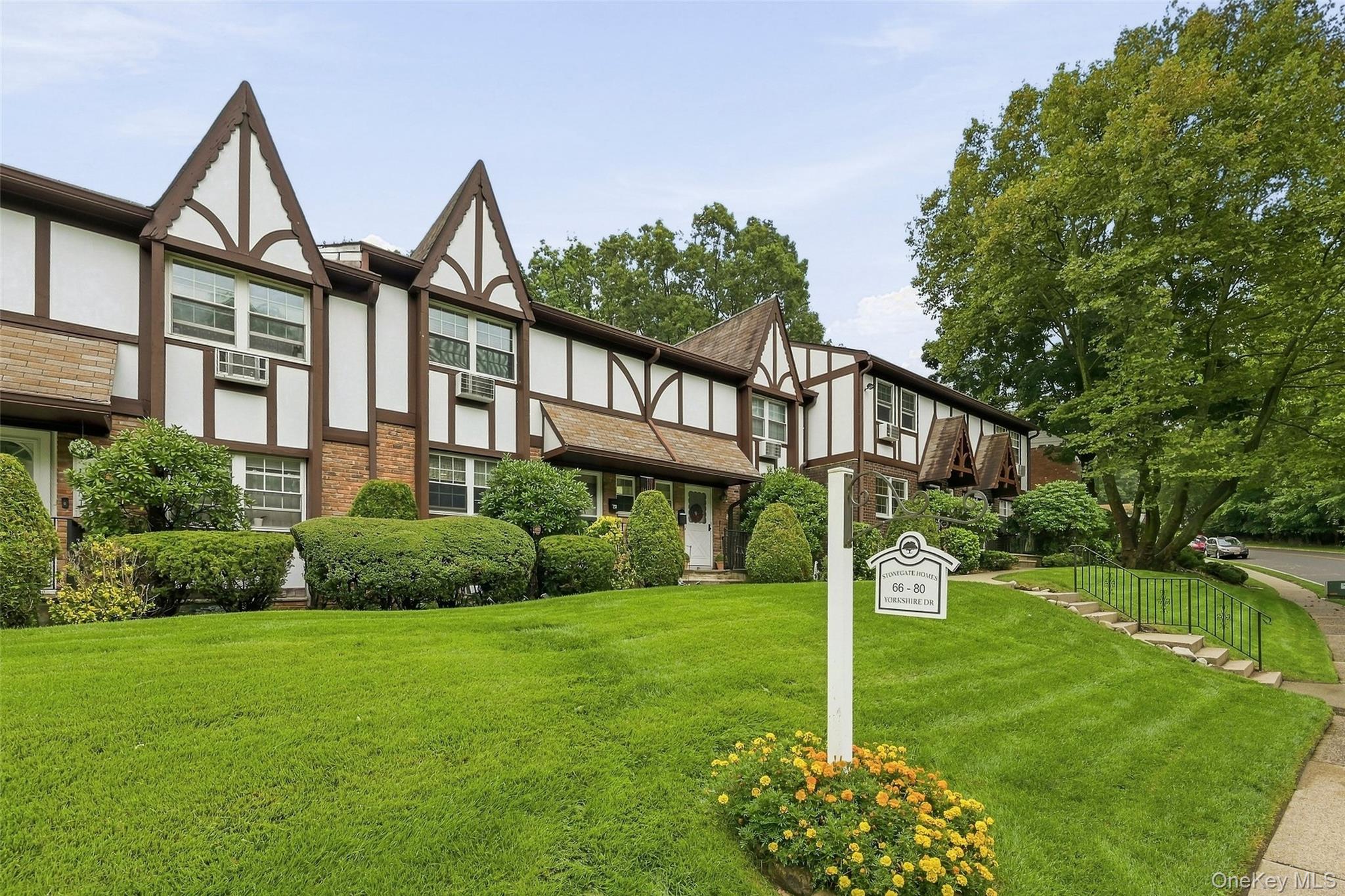 72 Yorkshire Drive – For Sale photo 2