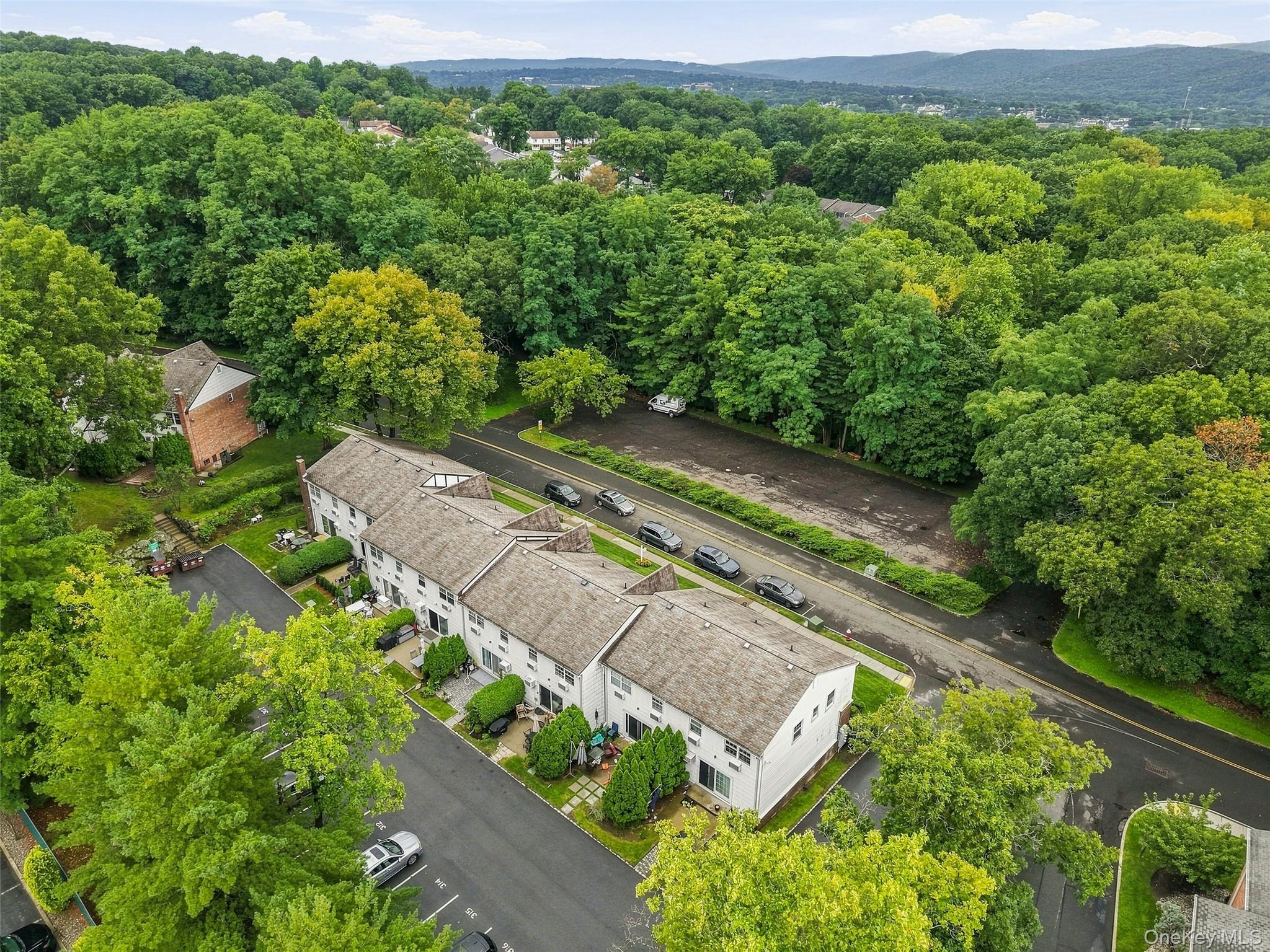 72 Yorkshire Drive – For Sale photo 3