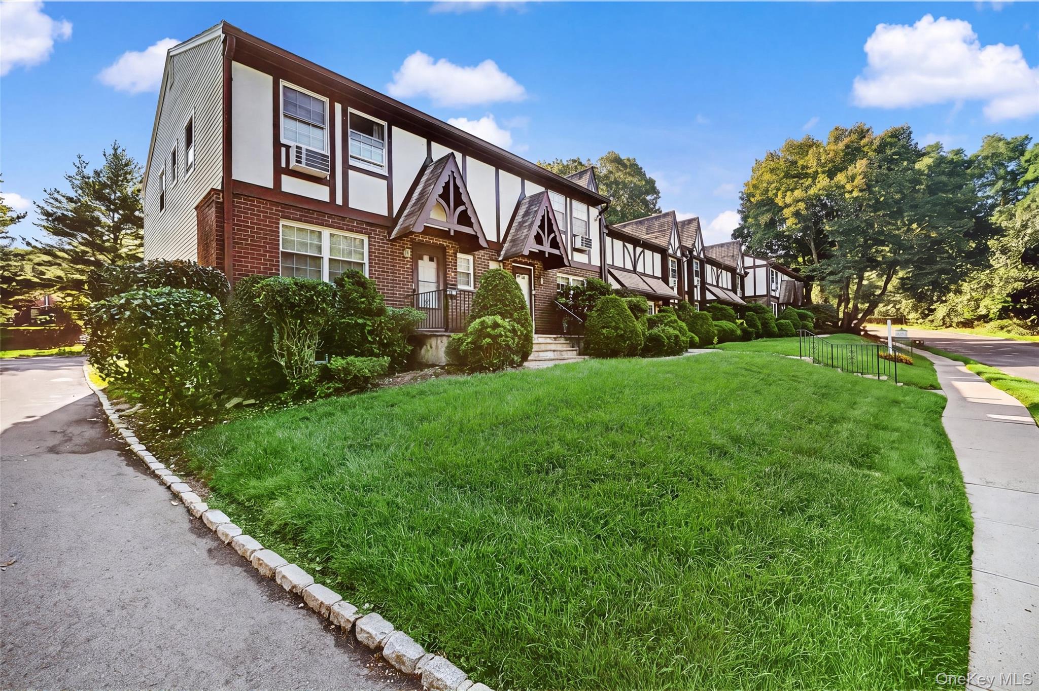 72 Yorkshire Drive – For Sale photo 33